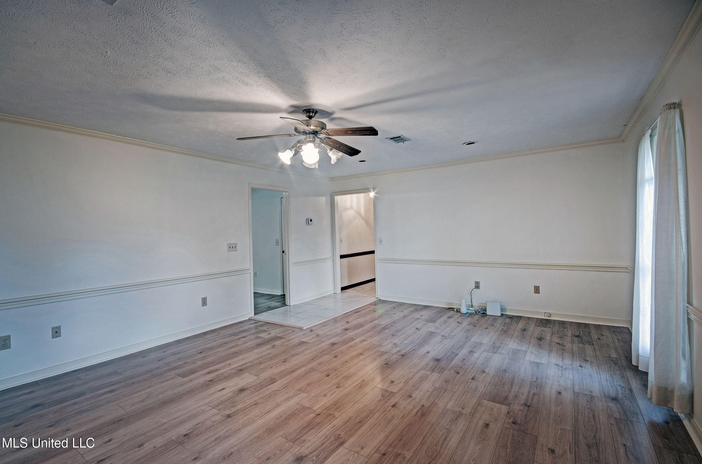 14 Peachtree Lane Property Photo 10