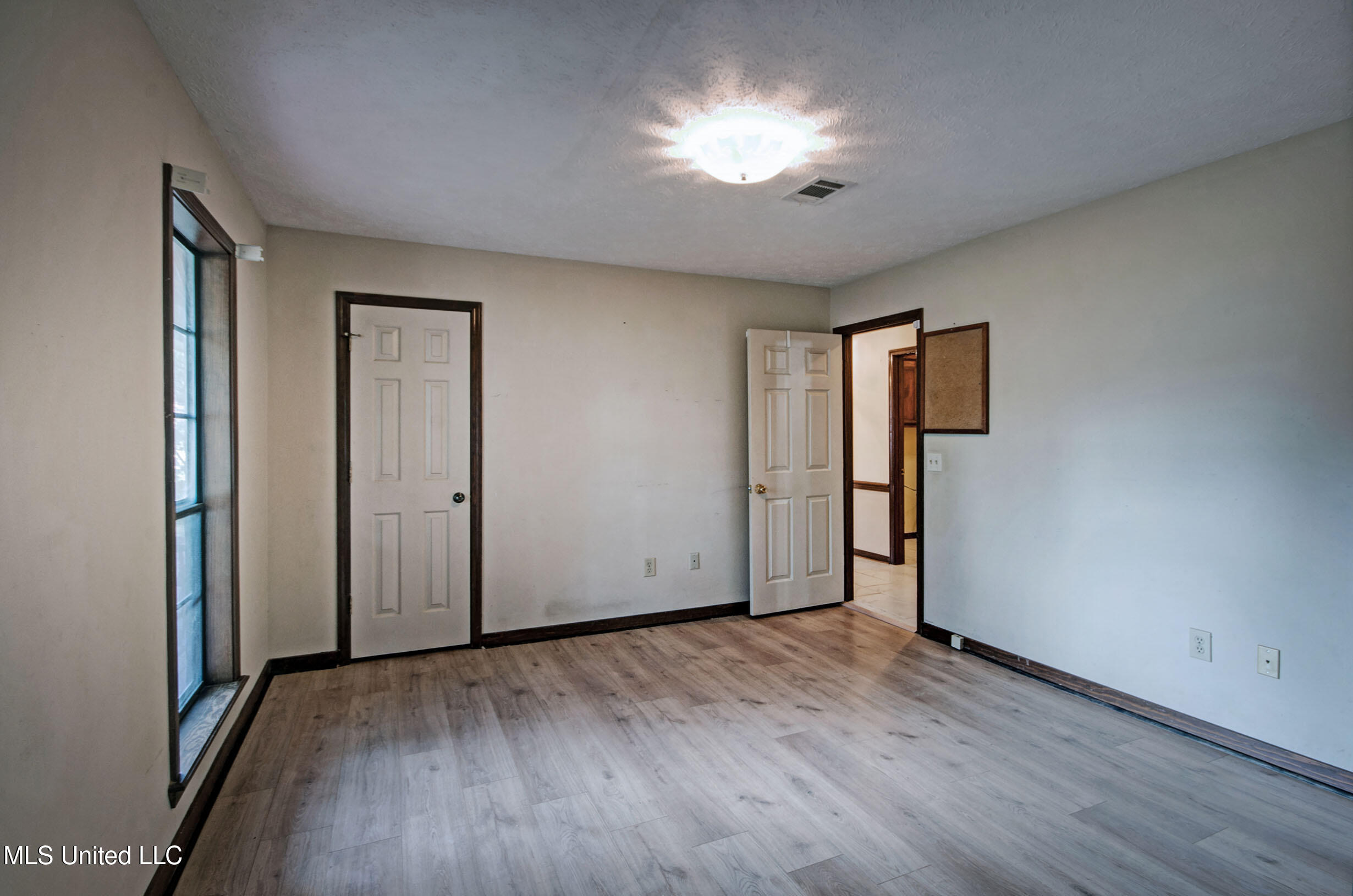 14 Peachtree Lane Property Photo 13