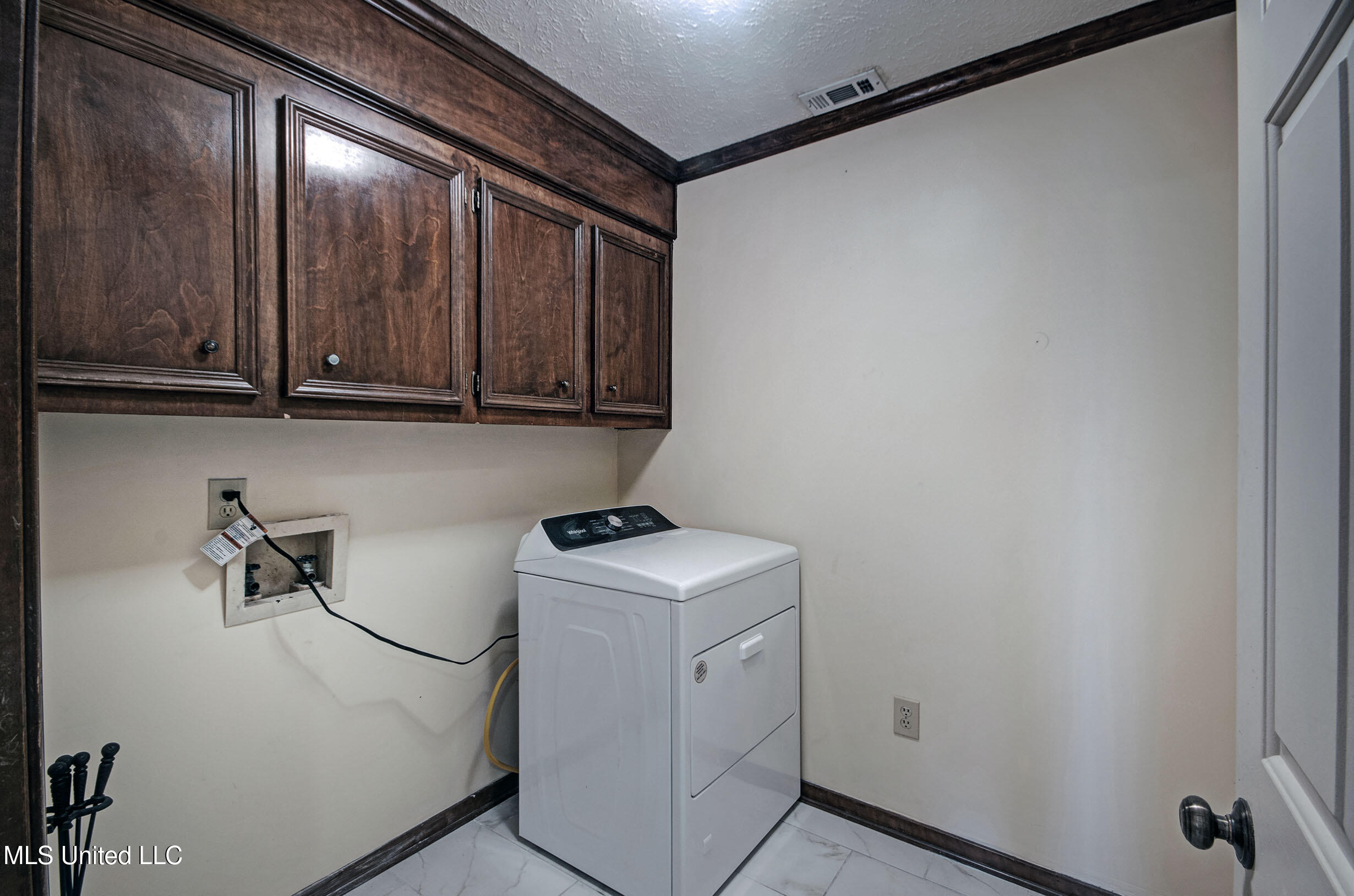 14 Peachtree Lane Property Photo 25