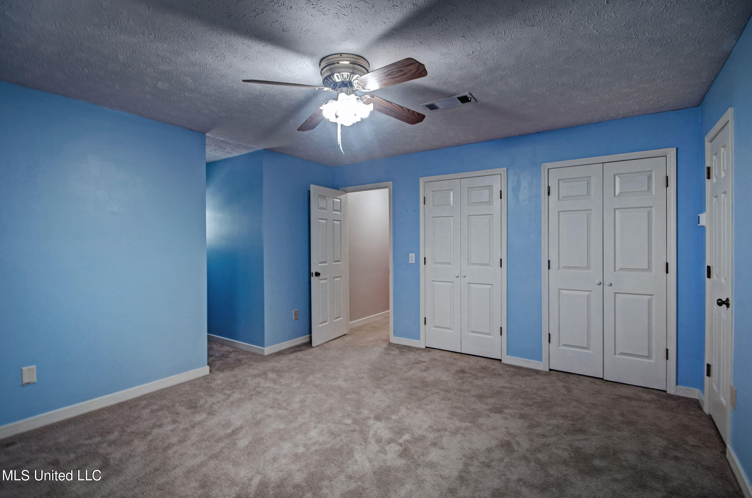 14 Peachtree Lane Property Photo 33