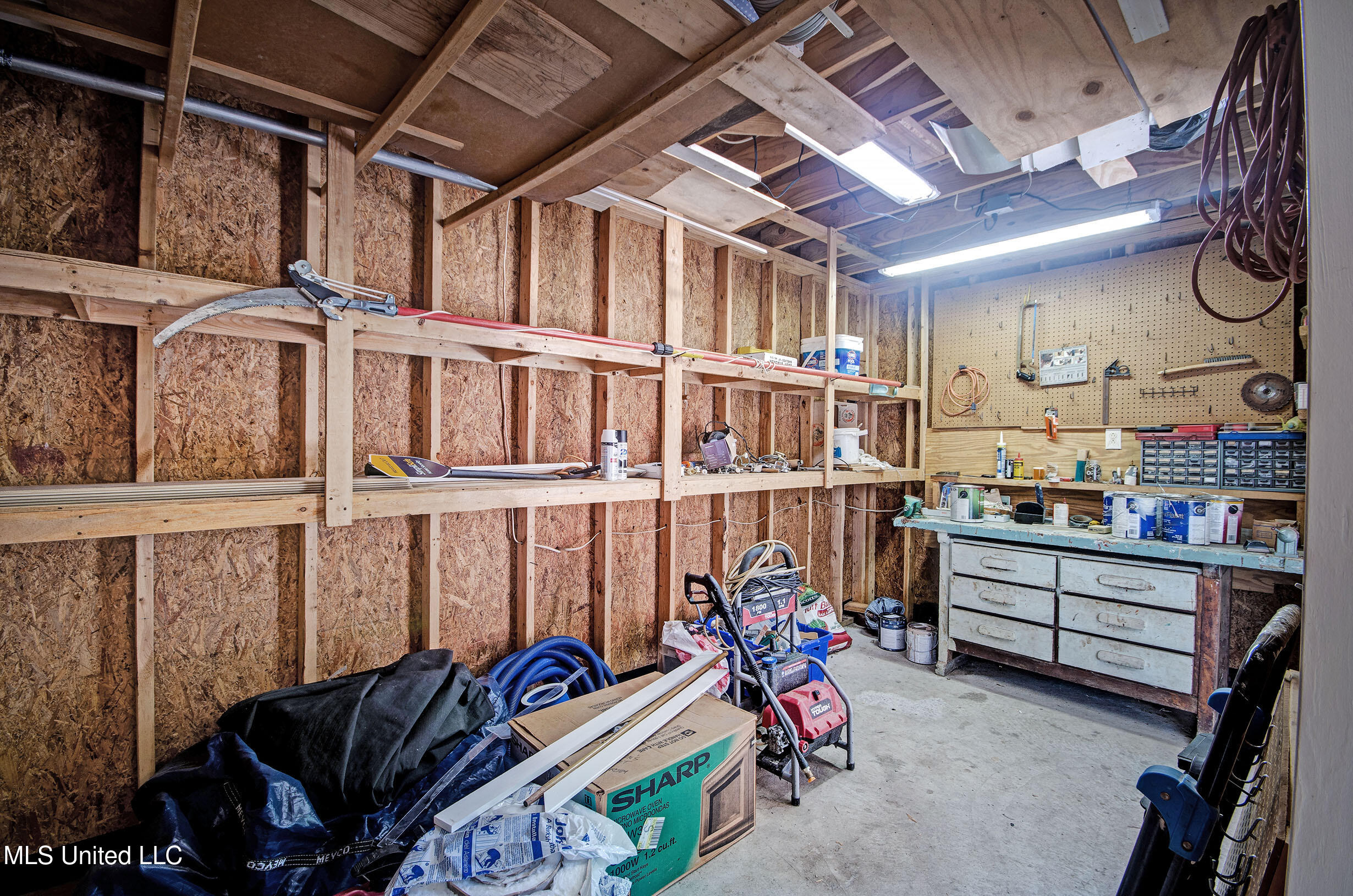 14 Peachtree Lane Property Photo 37