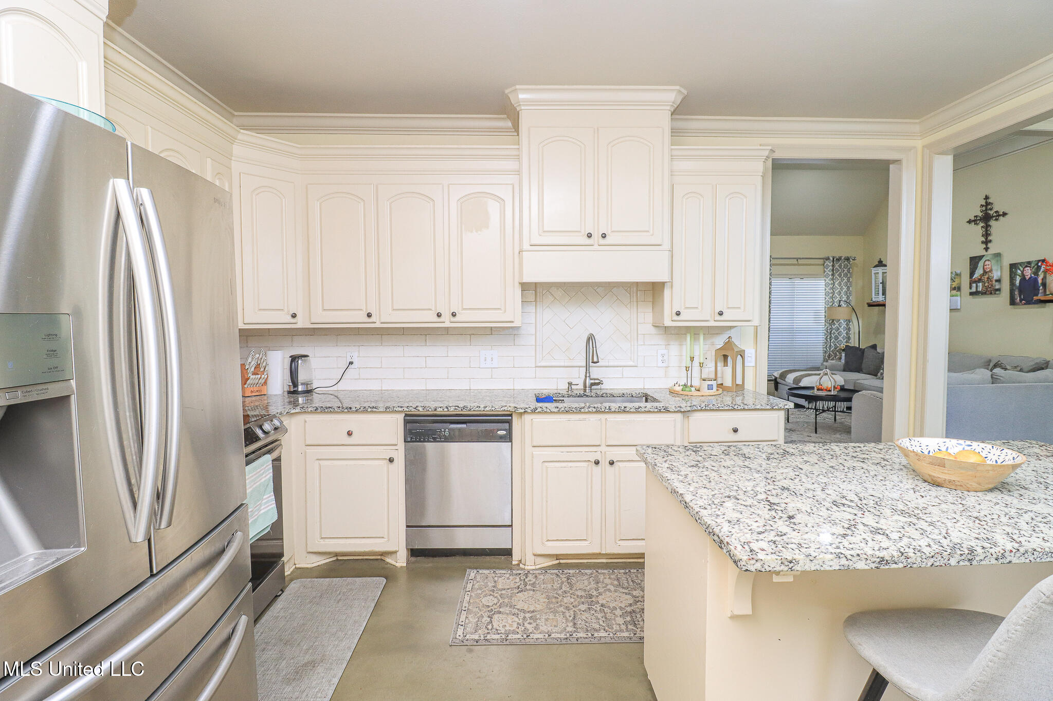 209 Crown Pointe Circle Property Photo 12