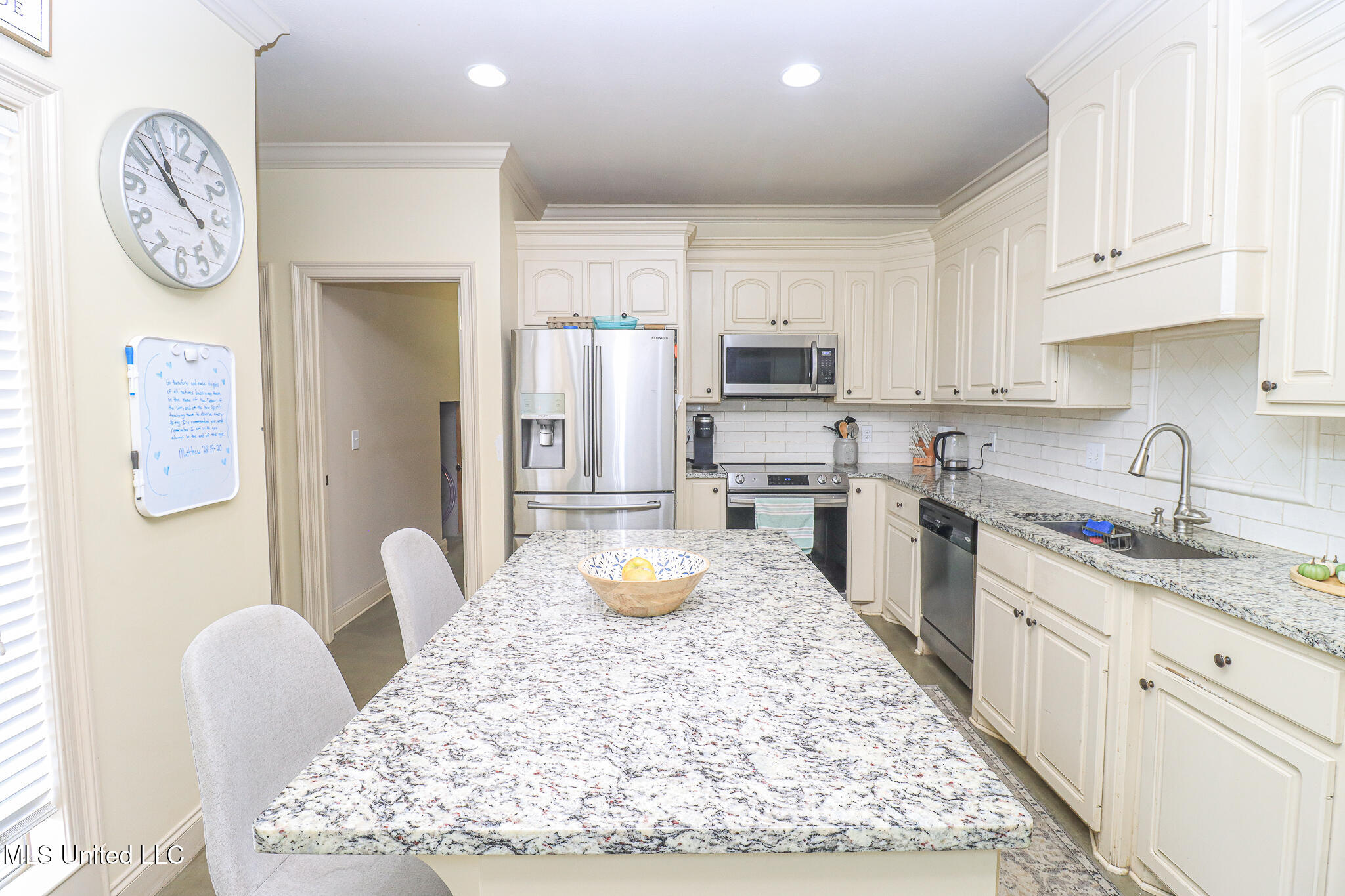 209 Crown Pointe Circle Property Photo 14