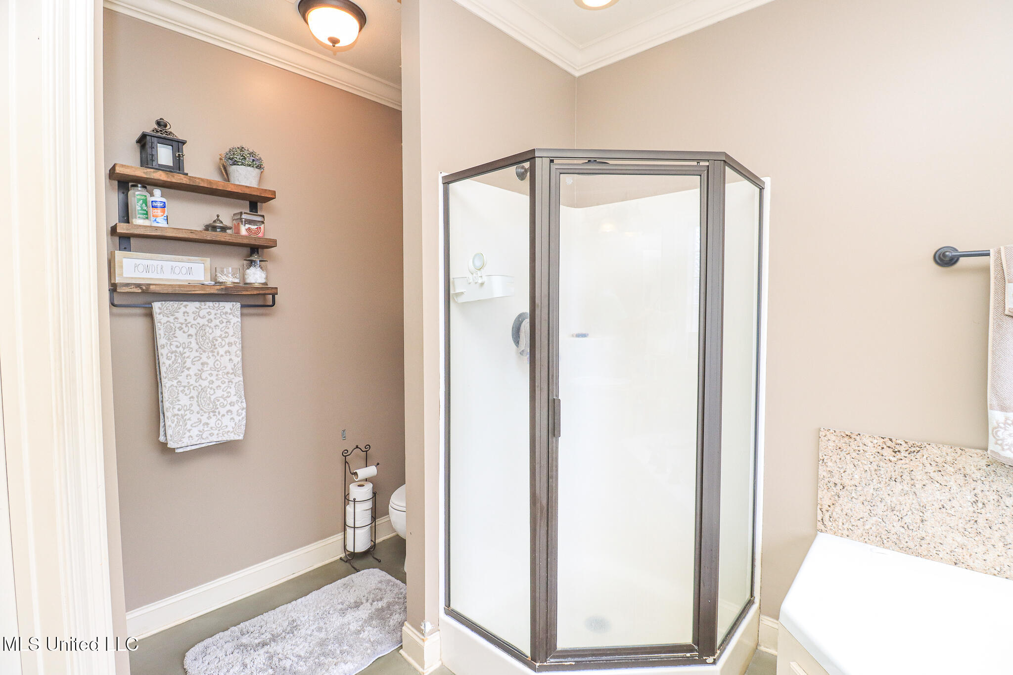 209 Crown Pointe Circle Property Photo 24