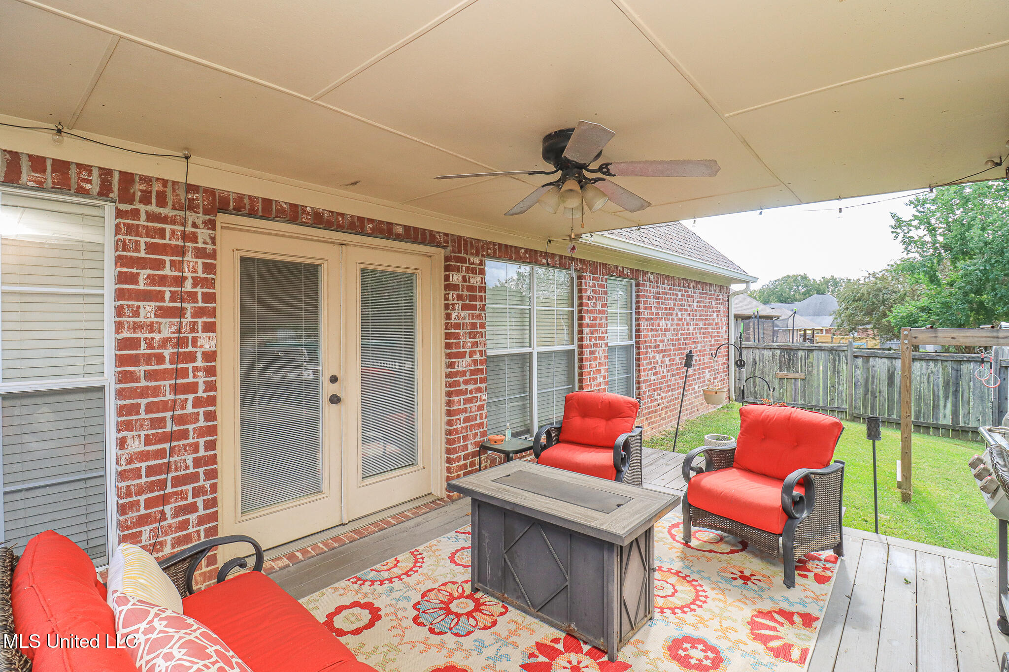 209 Crown Pointe Circle Property Photo 37