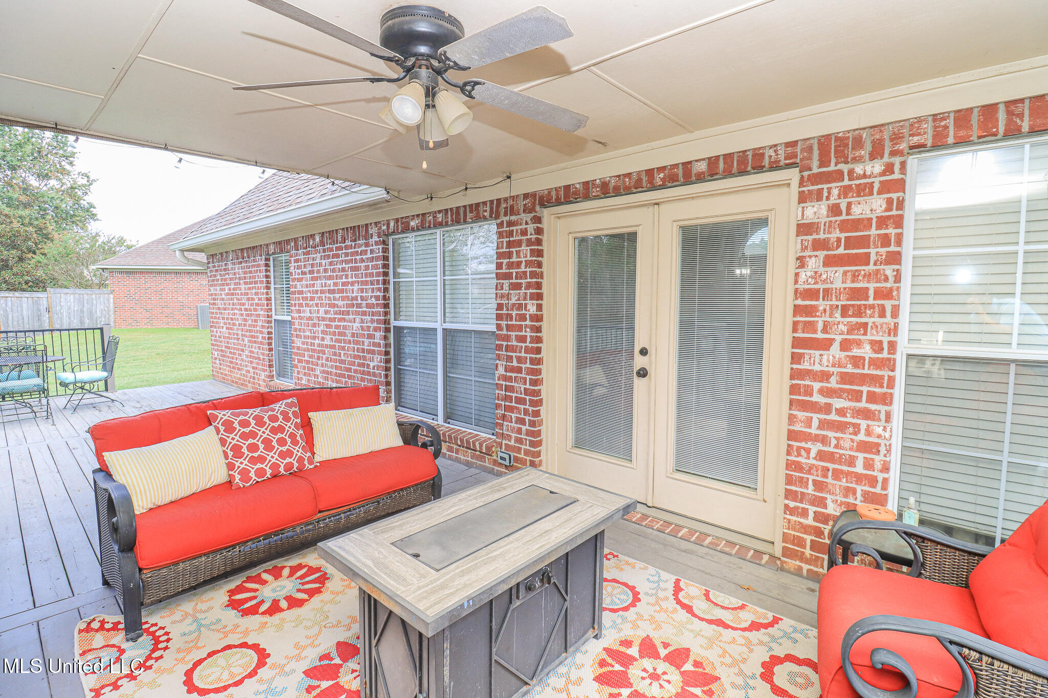 209 Crown Pointe Circle Property Photo 38