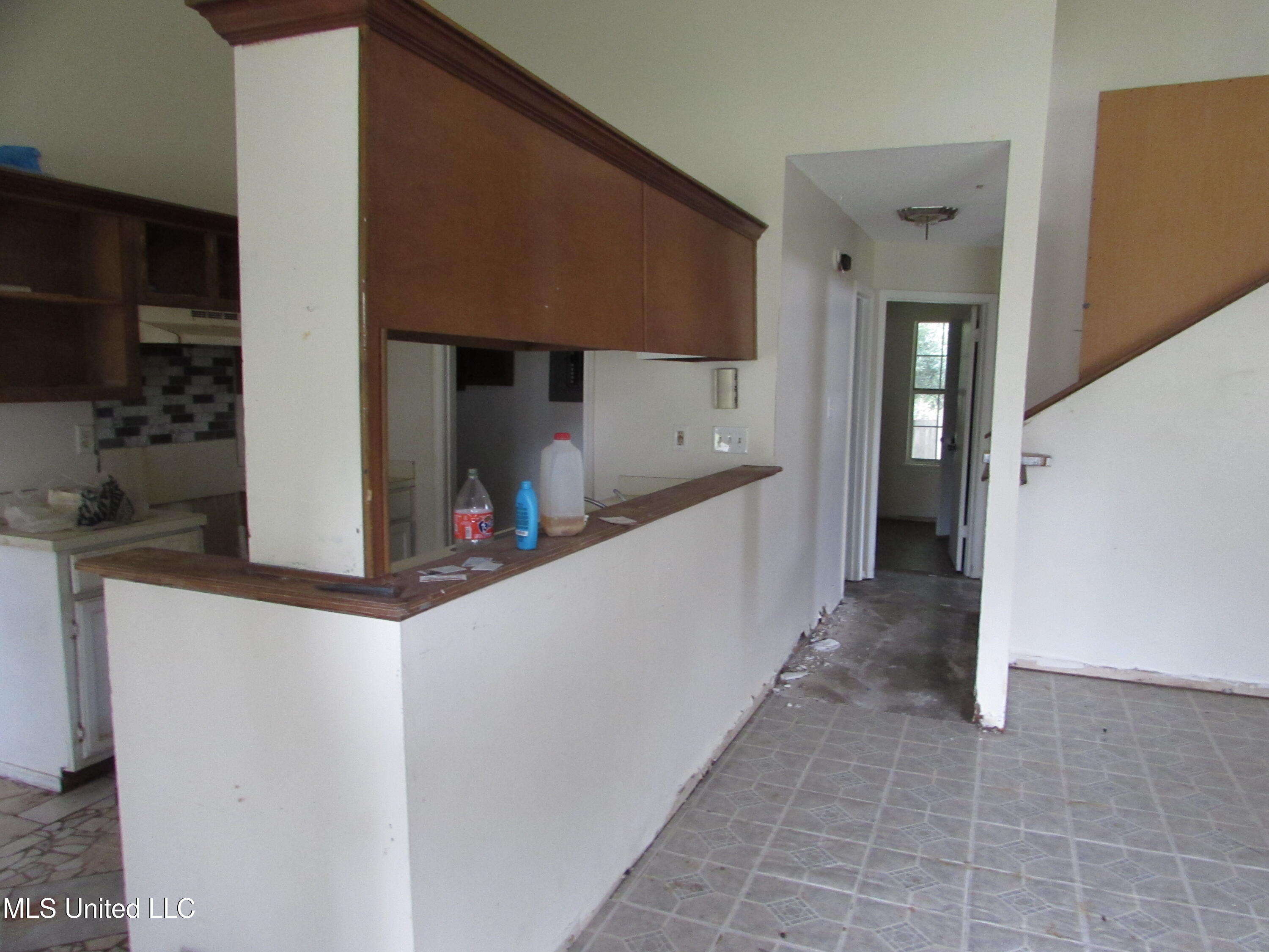 13412 Windridge Drive Property Photo 3