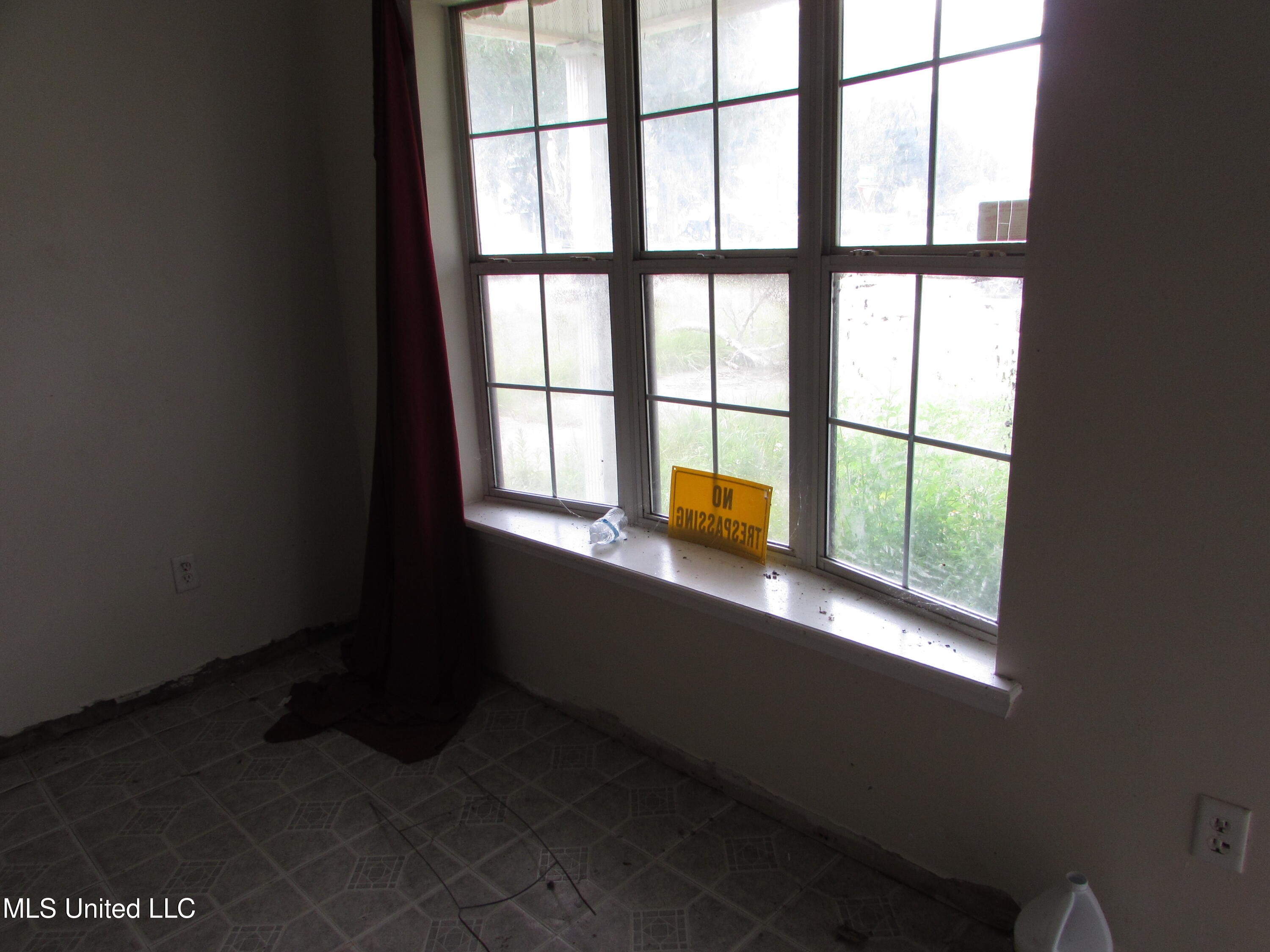 13412 Windridge Drive Property Photo 8