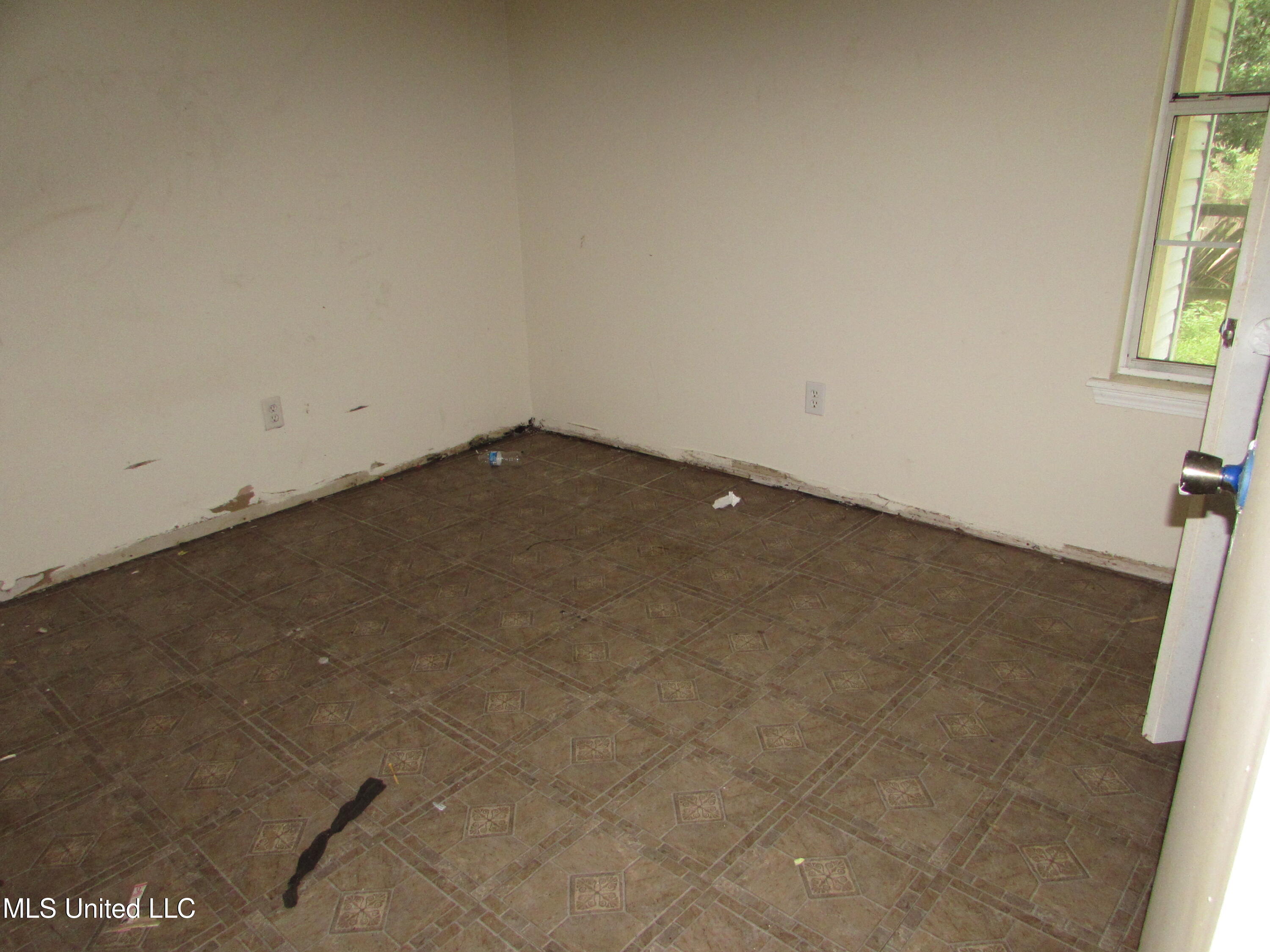 13412 Windridge Drive Property Photo 11