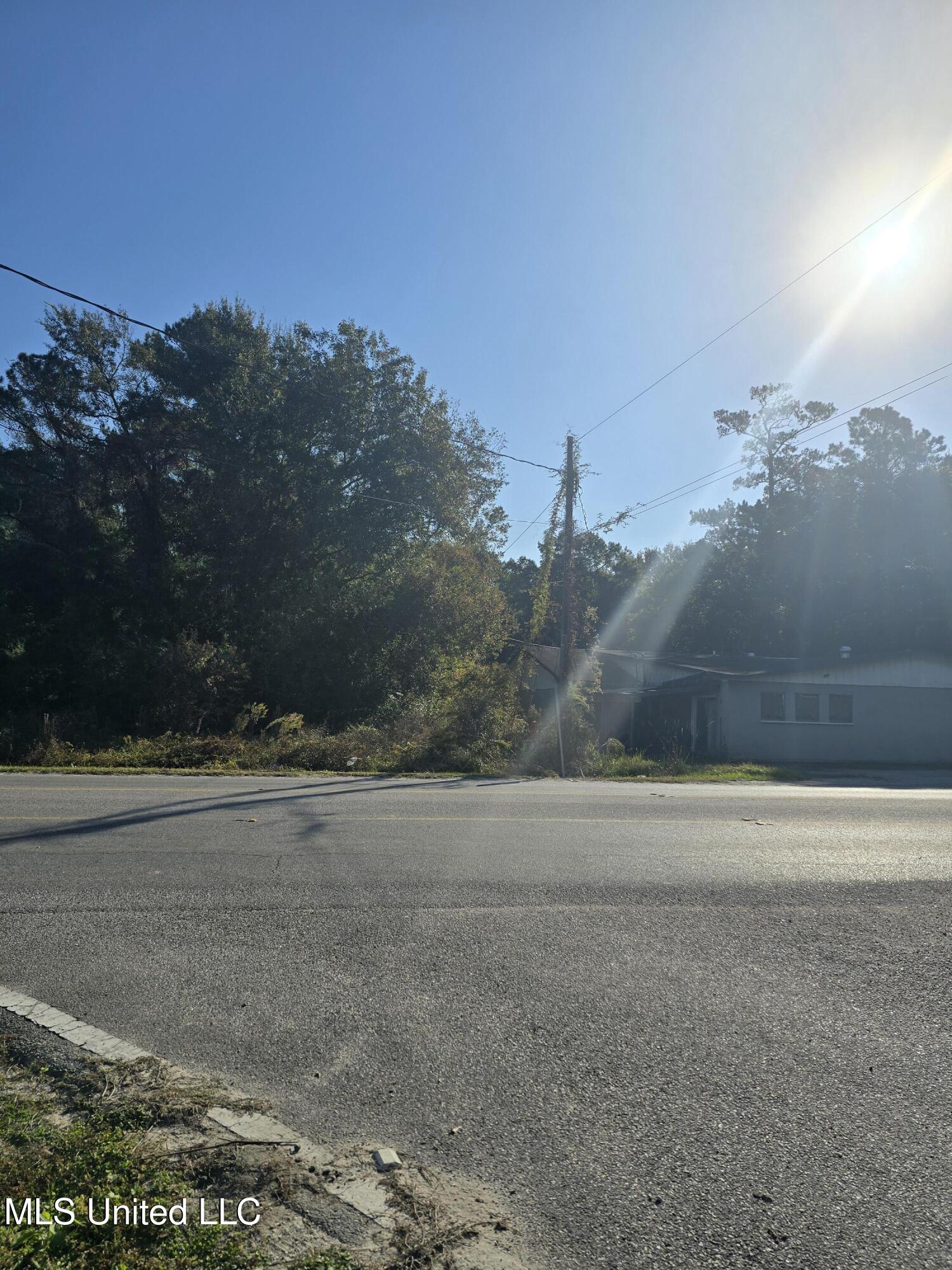 Hwy 613 Highway Property Photo 1