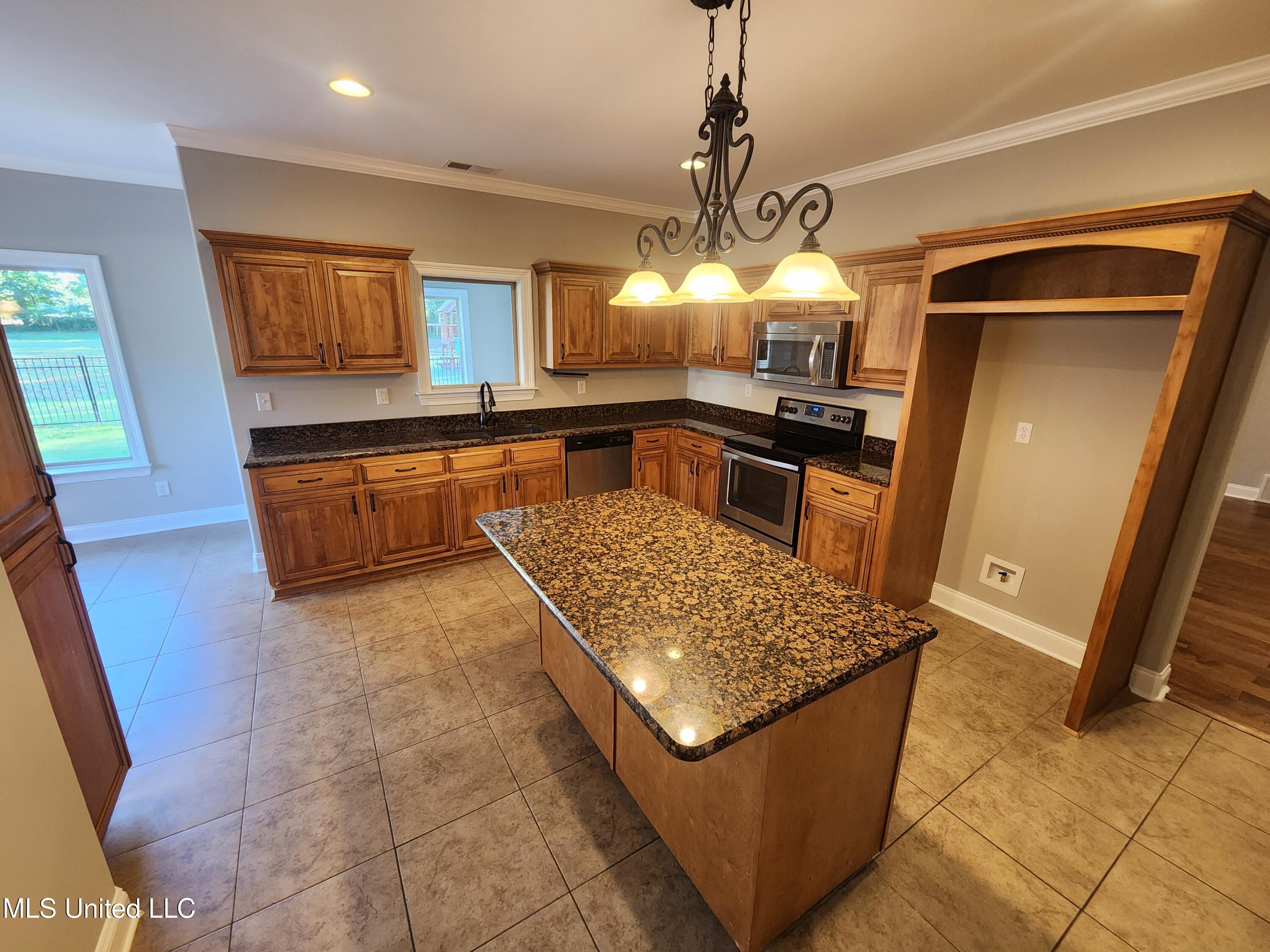 8107 Steven Henry Road Property Photo 5