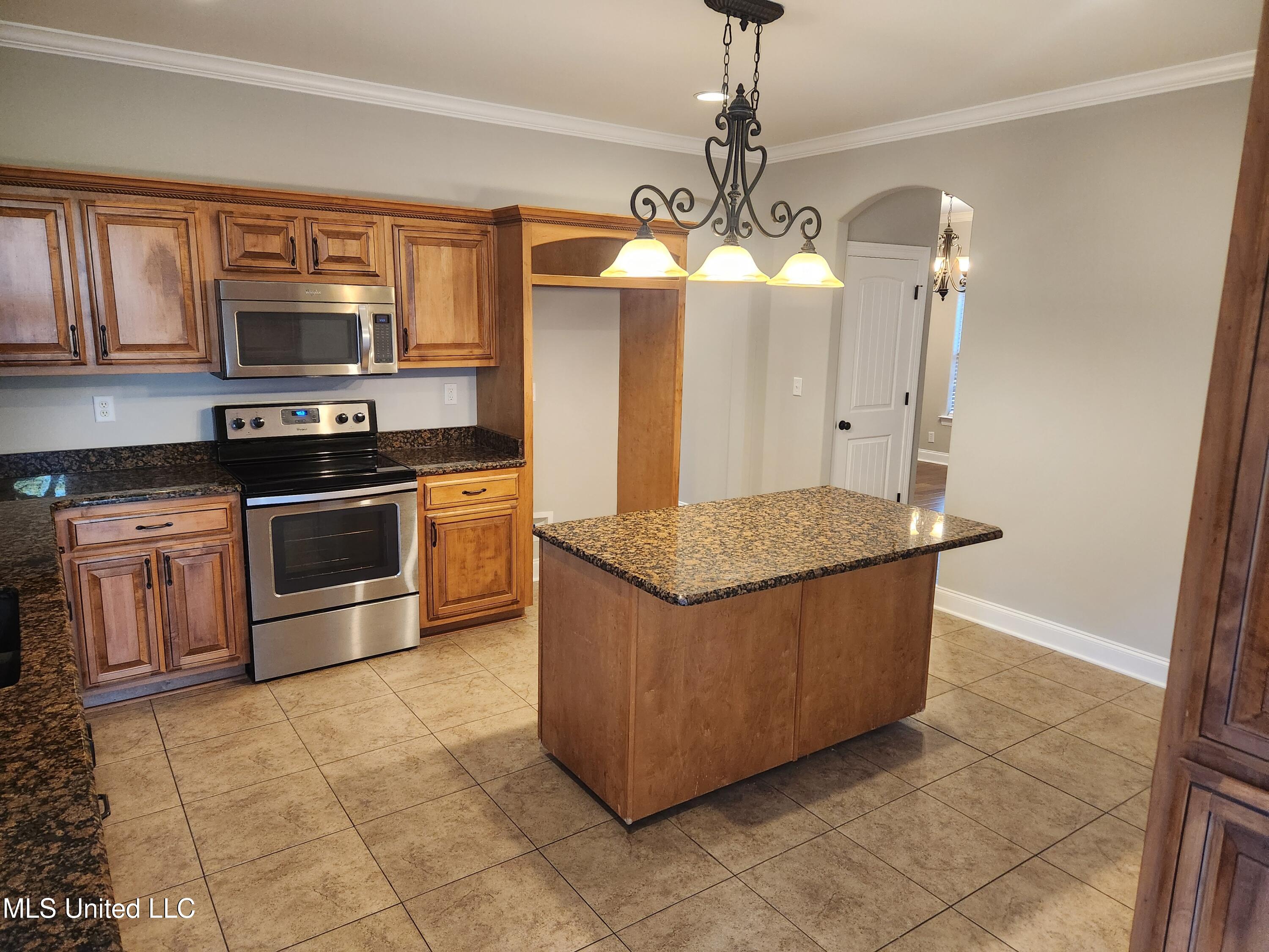 8107 Steven Henry Road Property Photo 6