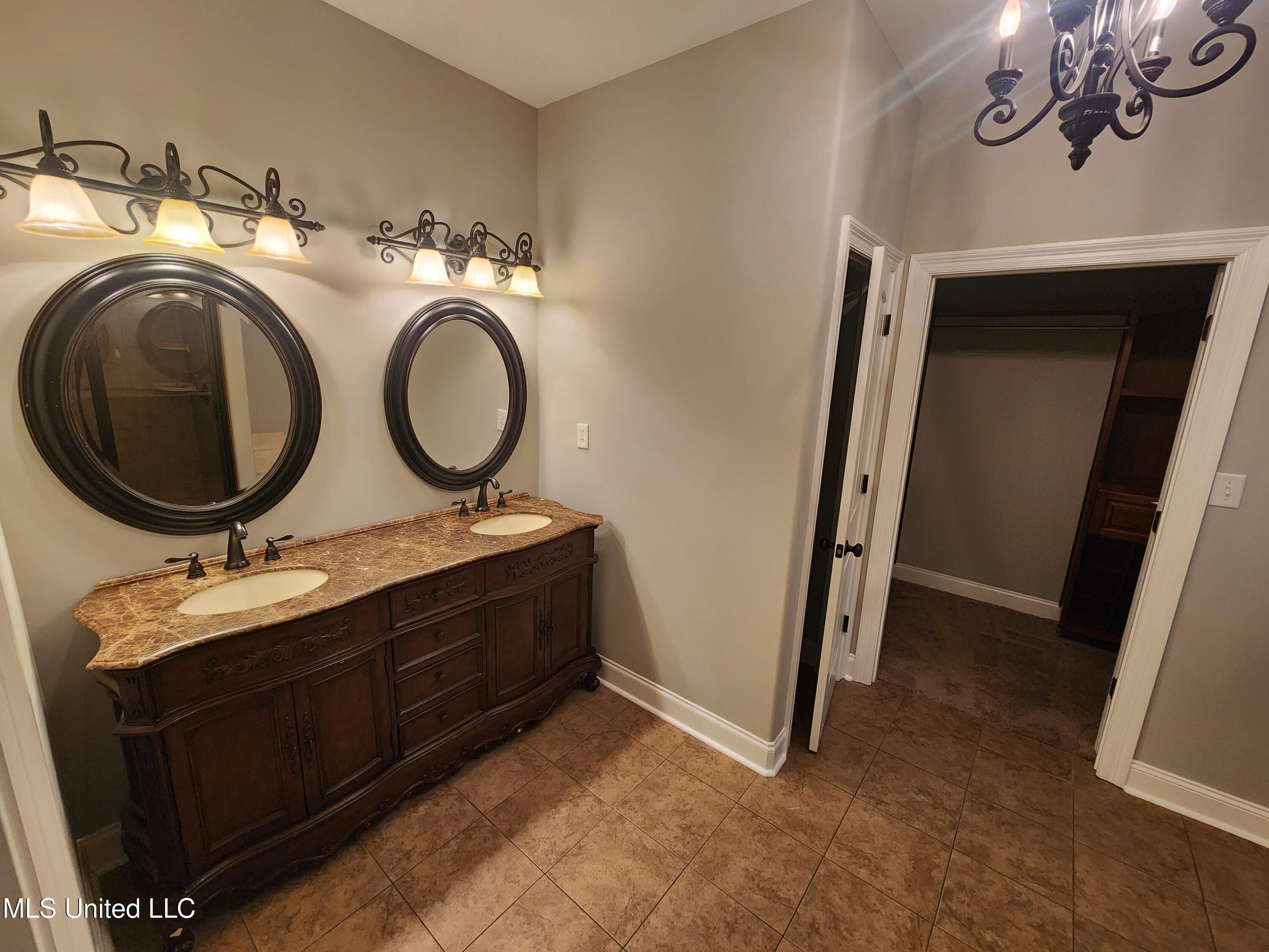 8107 Steven Henry Road Property Photo 21