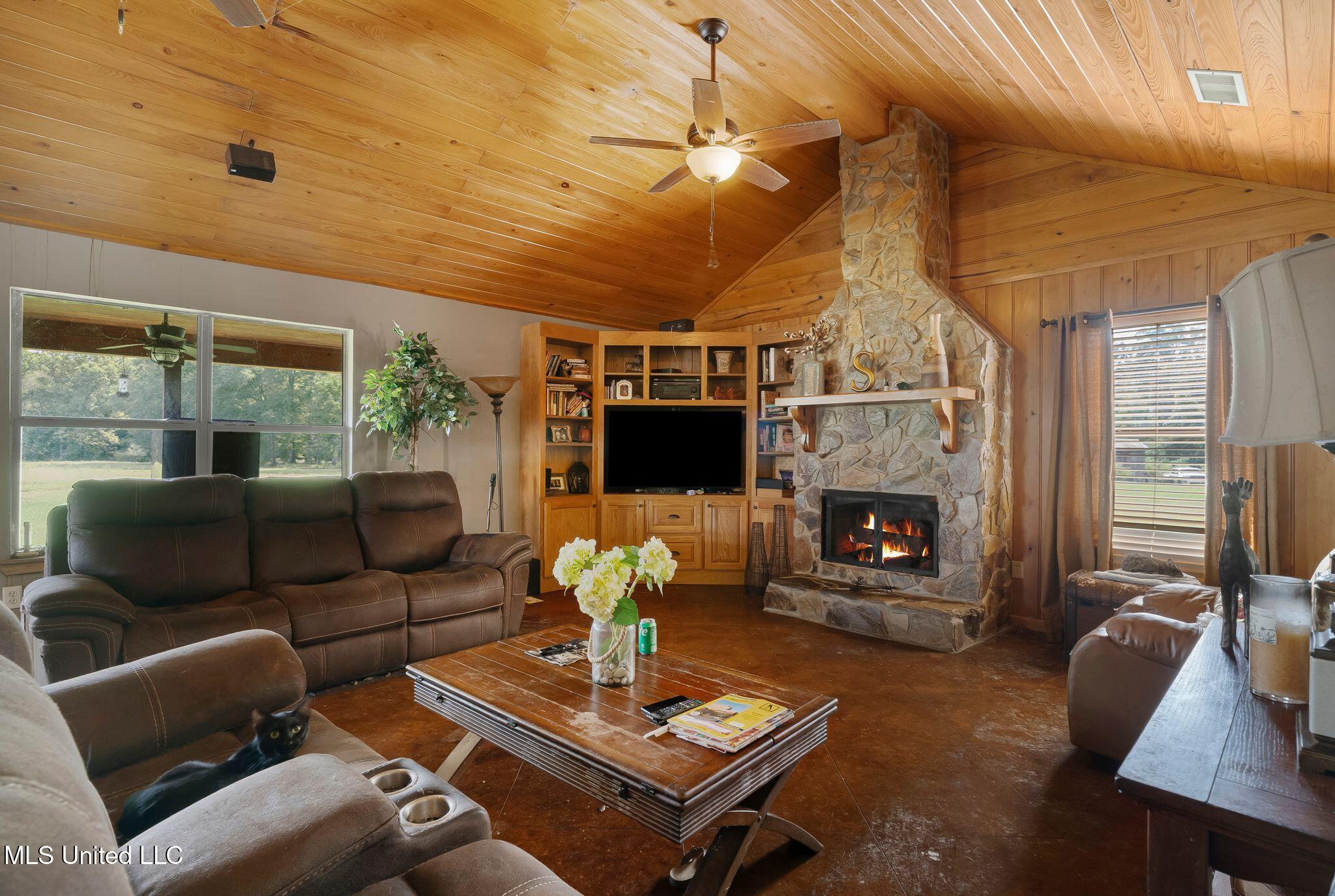 488 Rawls Springs Loop Road Property Photo 8