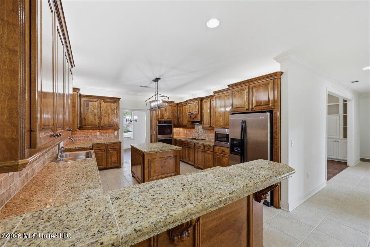 1015 Longwood Place Property Photo 5
