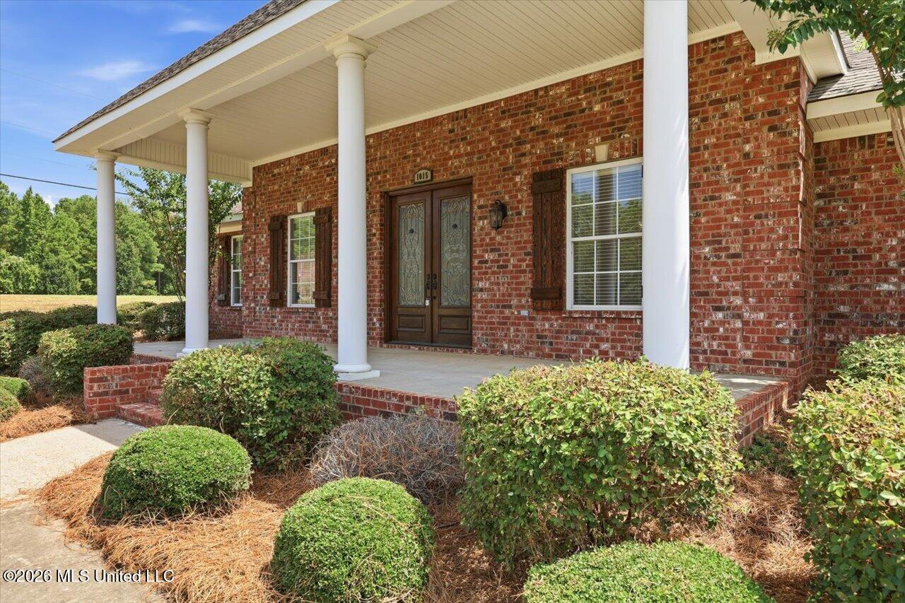 1015 Longwood Place Property Photo 7