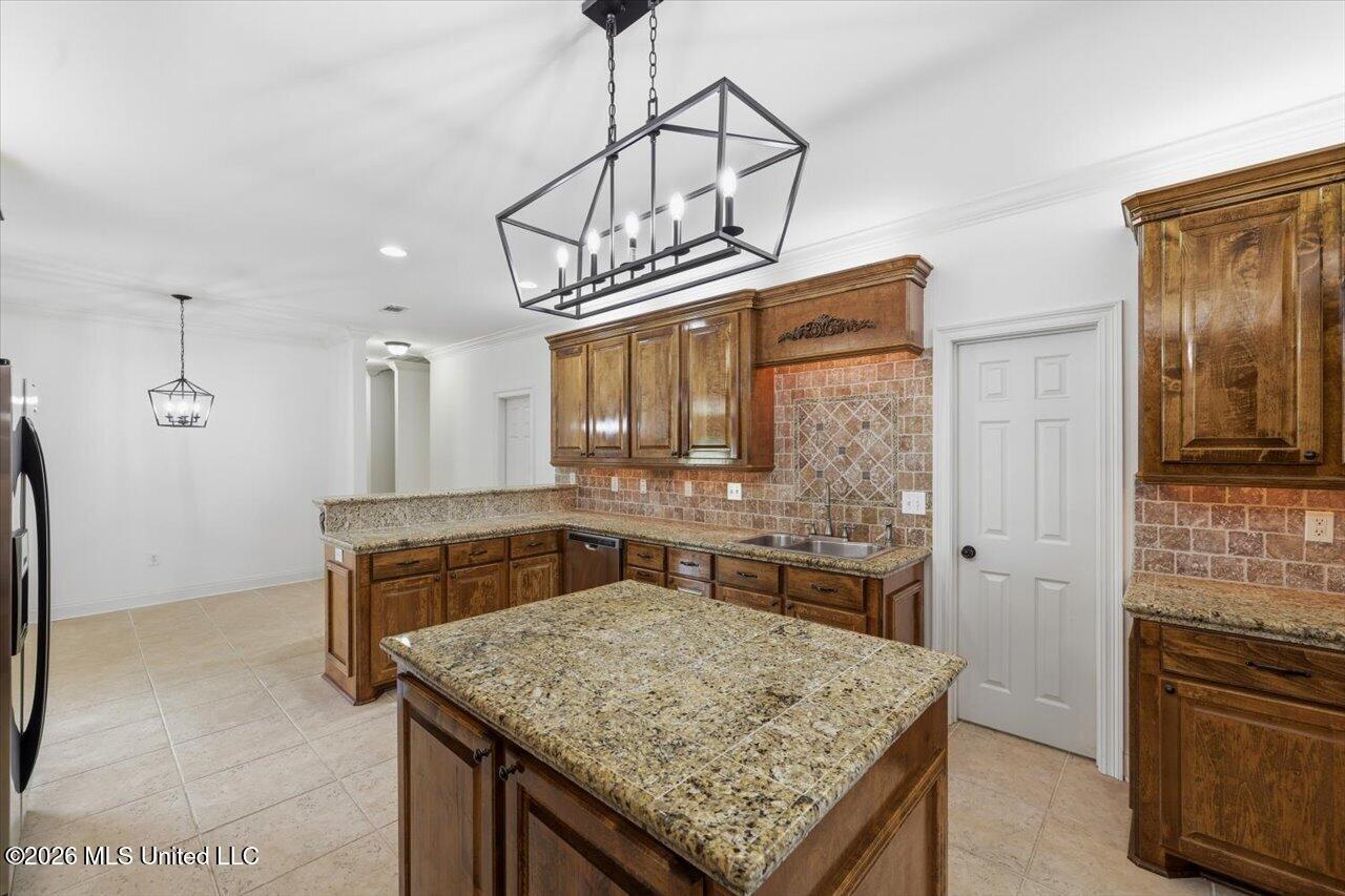1015 Longwood Place Property Photo 16