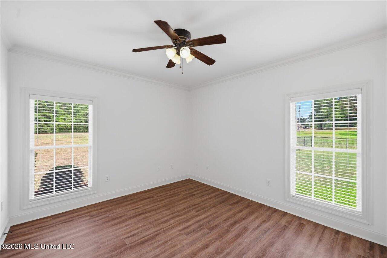 1015 Longwood Place Property Photo 34