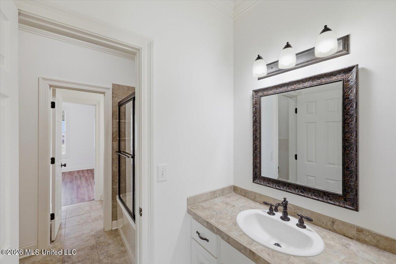 1015 Longwood Place Property Photo 35