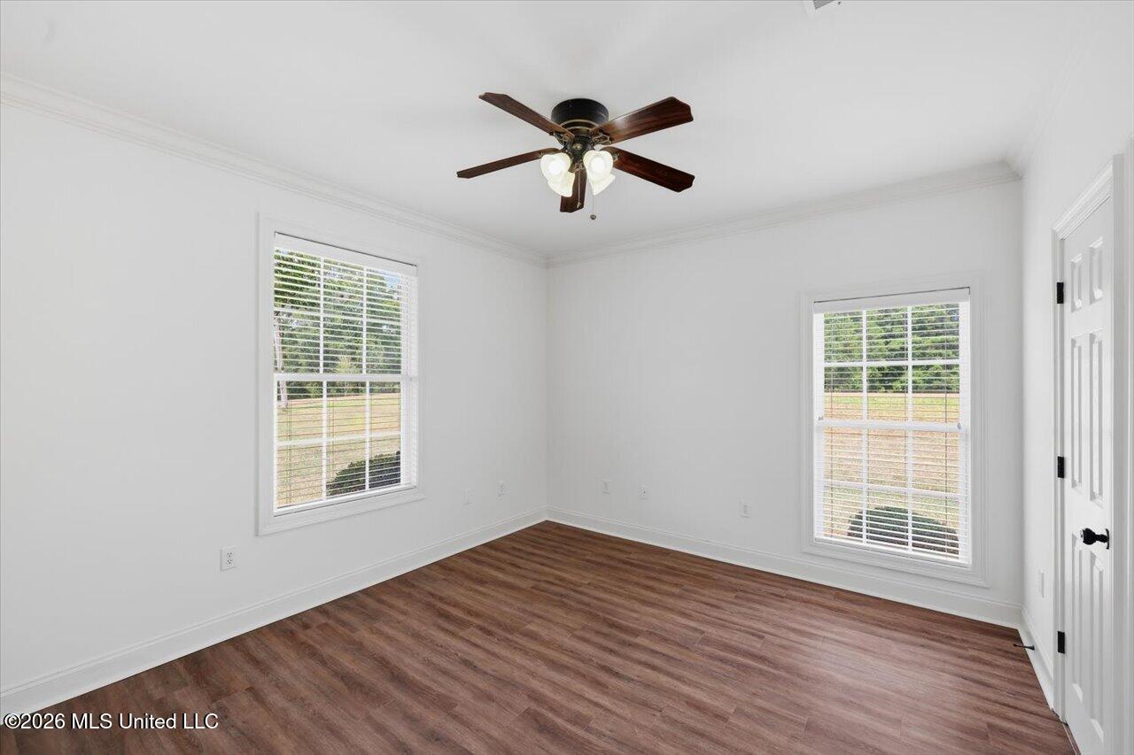 1015 Longwood Place Property Photo 38