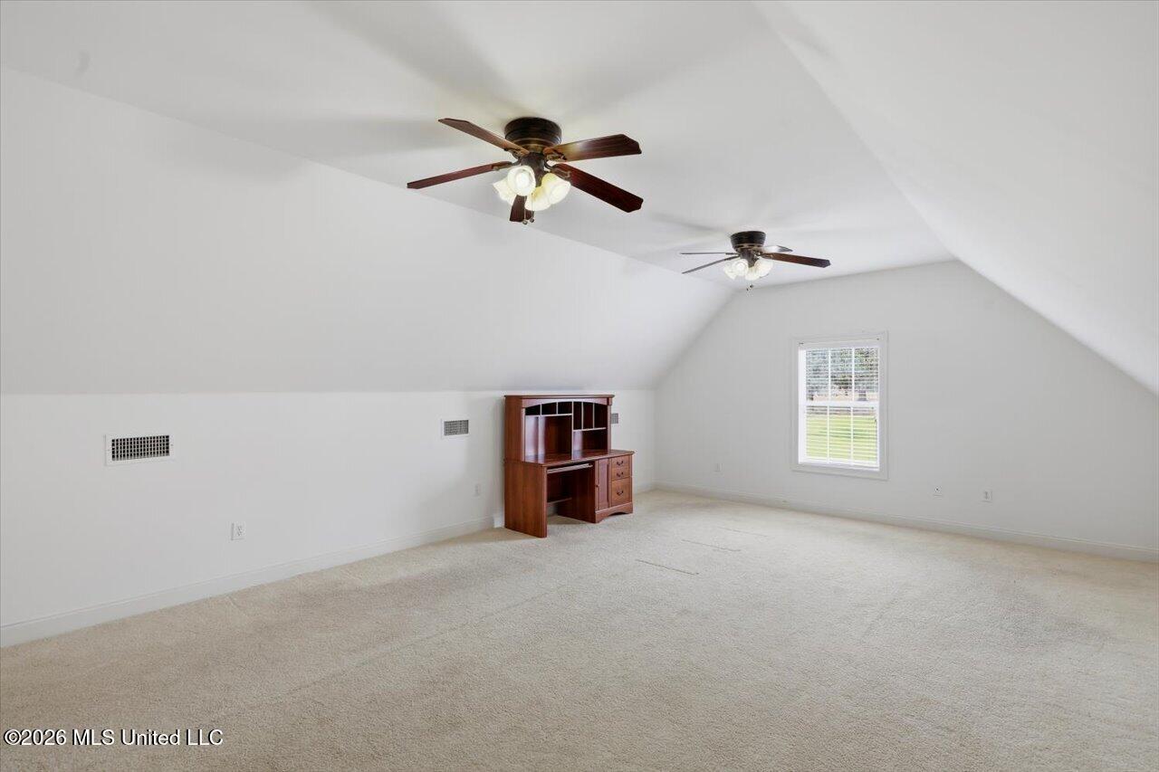 1015 Longwood Place Property Photo 41