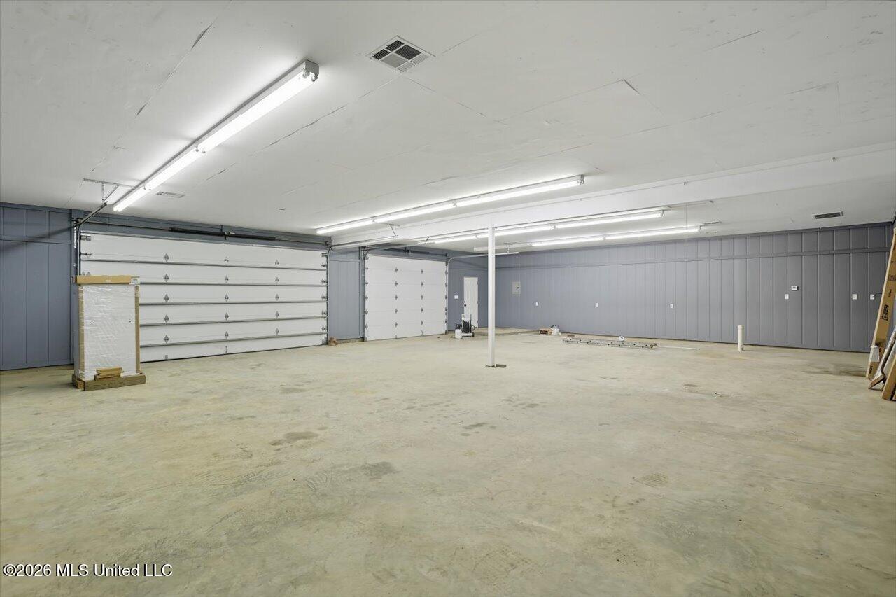 1015 Longwood Place Property Photo 57