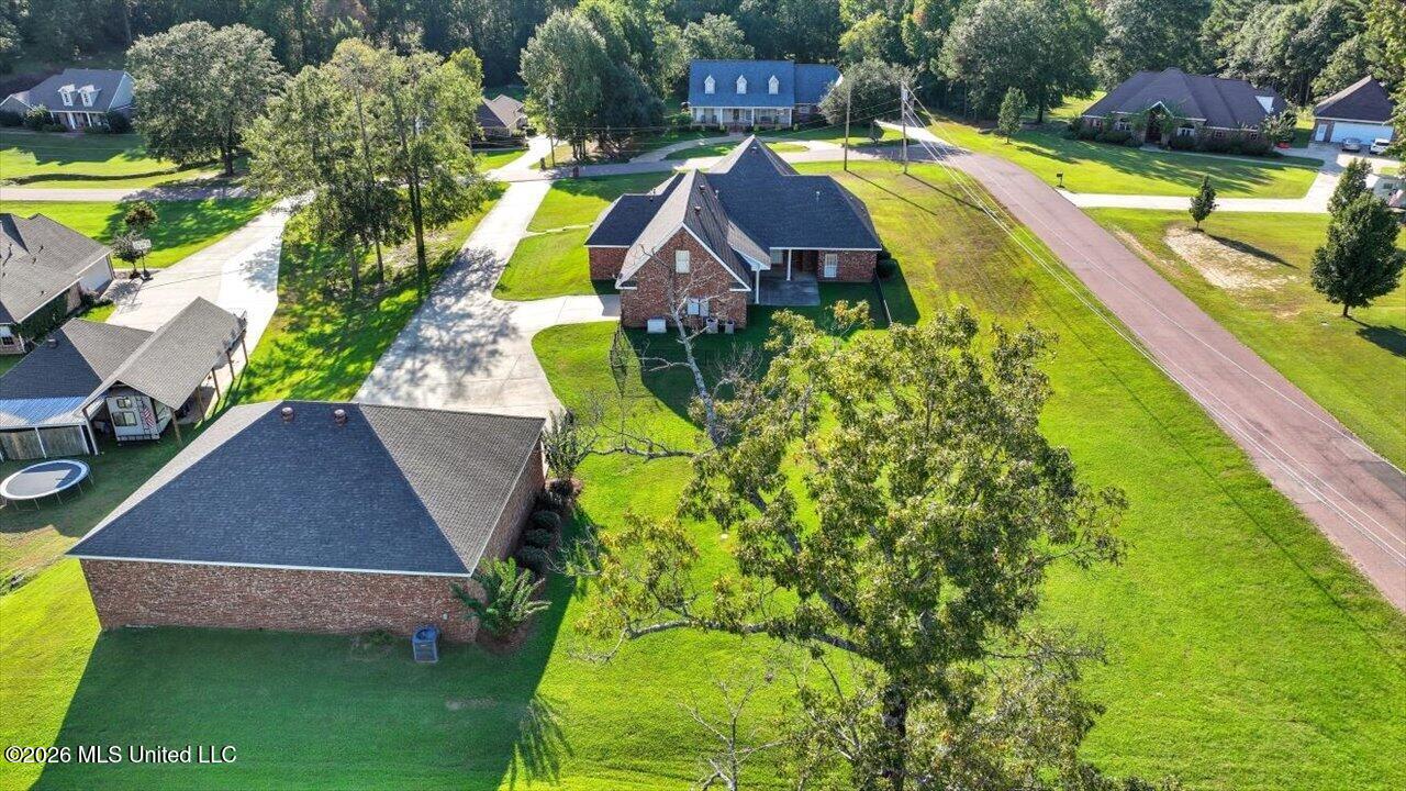 1015 Longwood Place Property Photo 63