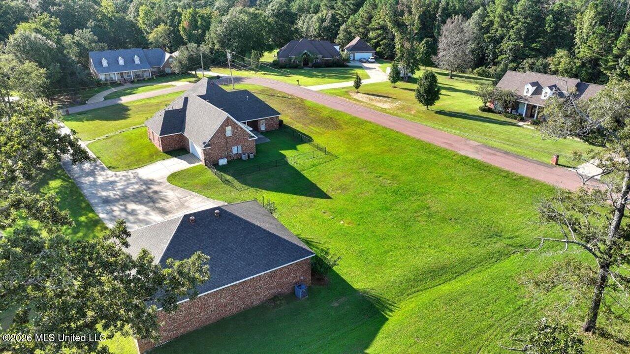 1015 Longwood Place Property Photo 64