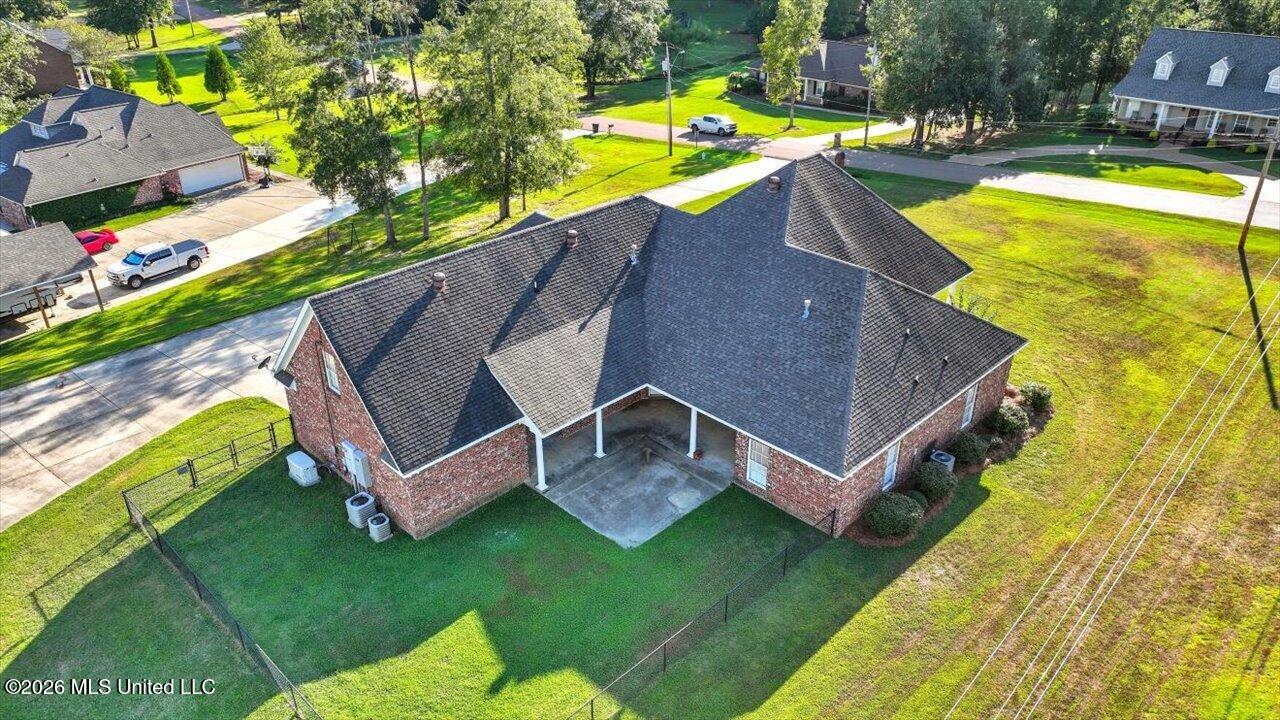 1015 Longwood Place Property Photo 68