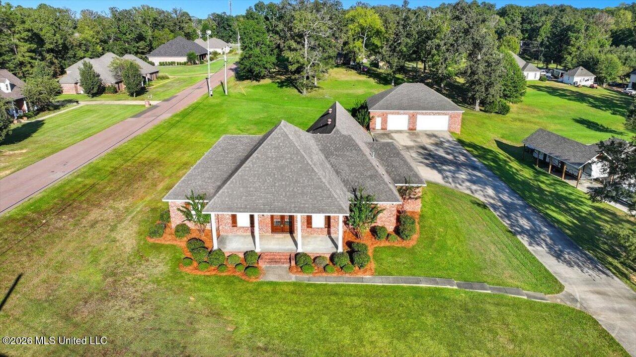 1015 Longwood Place Property Photo 72