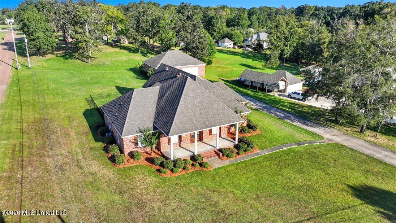1015 Longwood Place Property Photo 73