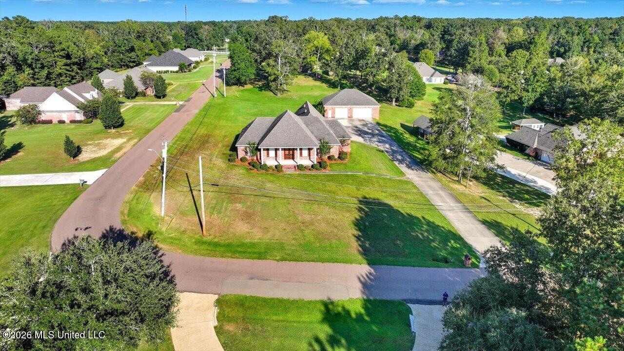 1015 Longwood Place Property Photo 74