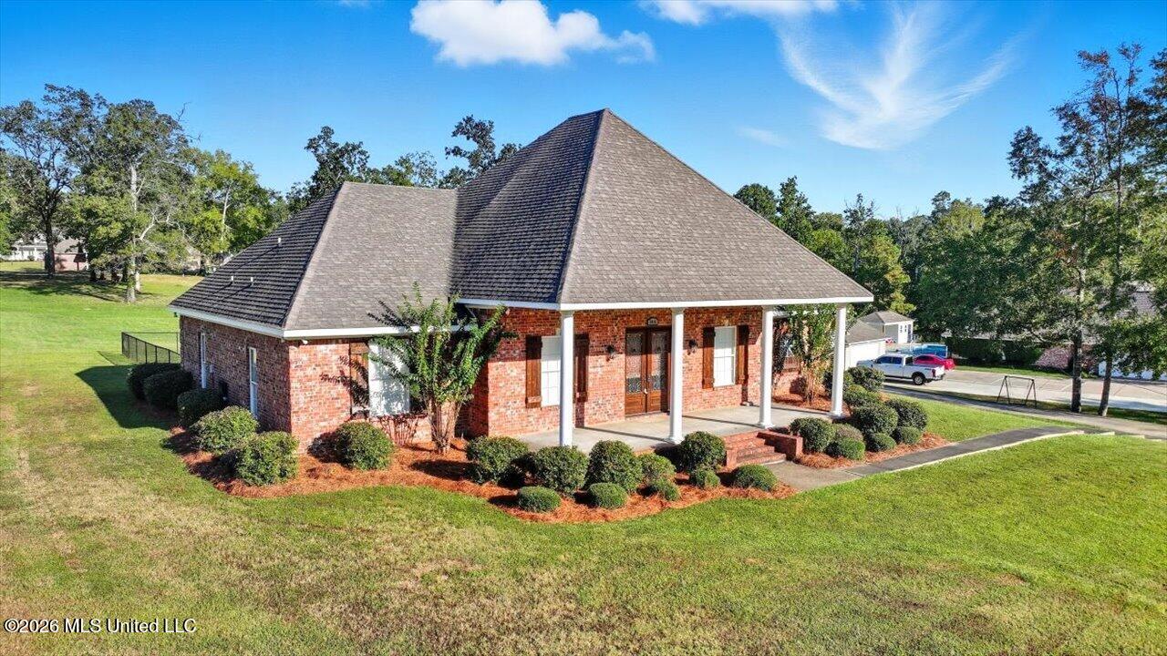1015 Longwood Place Property Photo 75