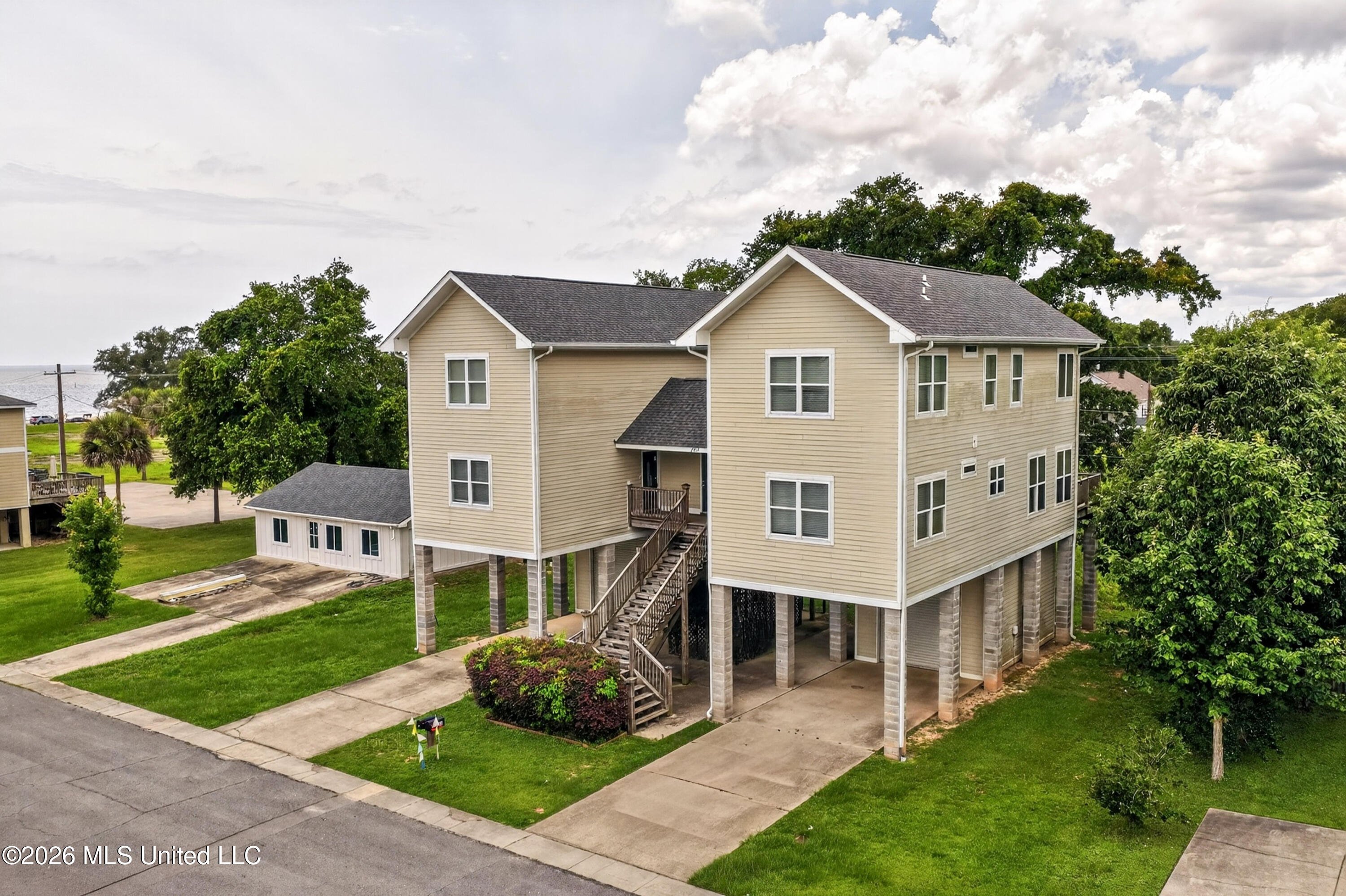153 Markham Drive Property Photo 2
