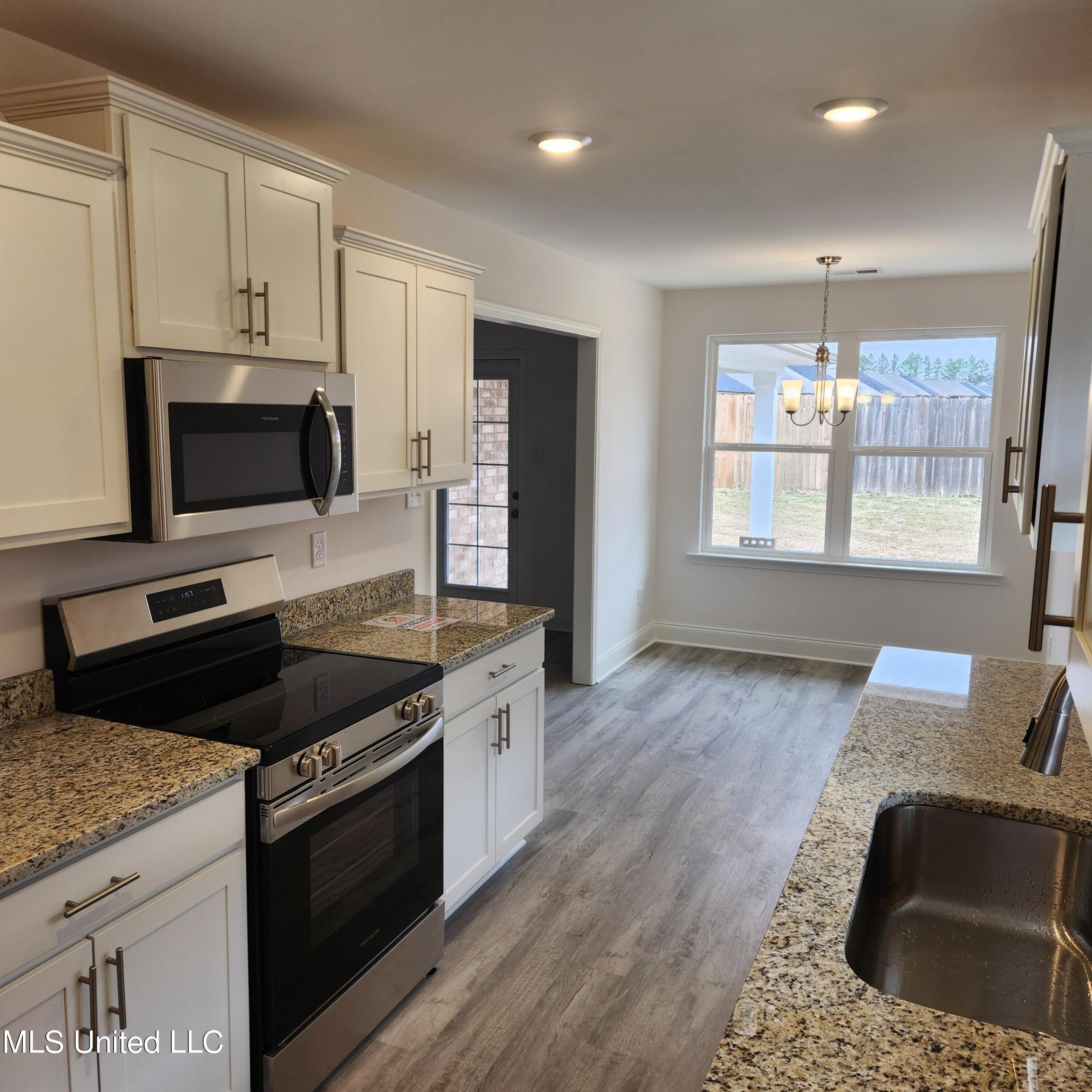 7736 Ferndale Drive Property Photo 2