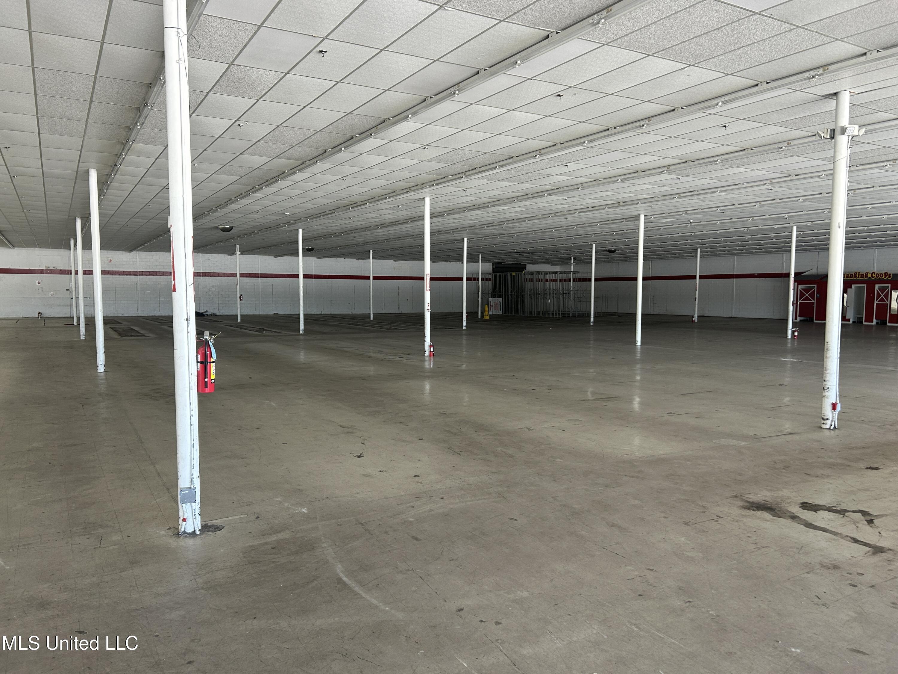 2525 Highway 90 Property Photo 9