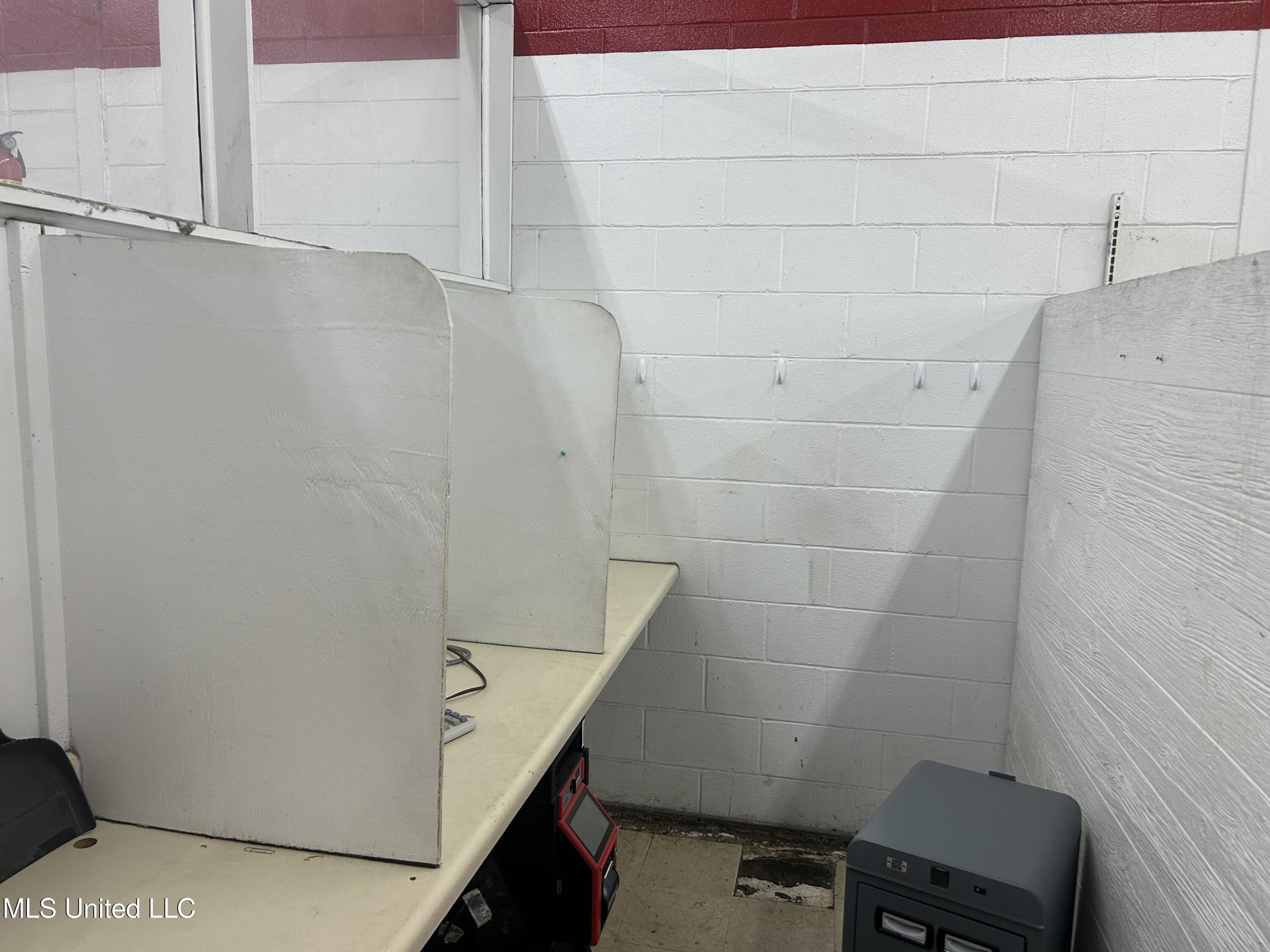 2525 Highway 90 Property Photo 13