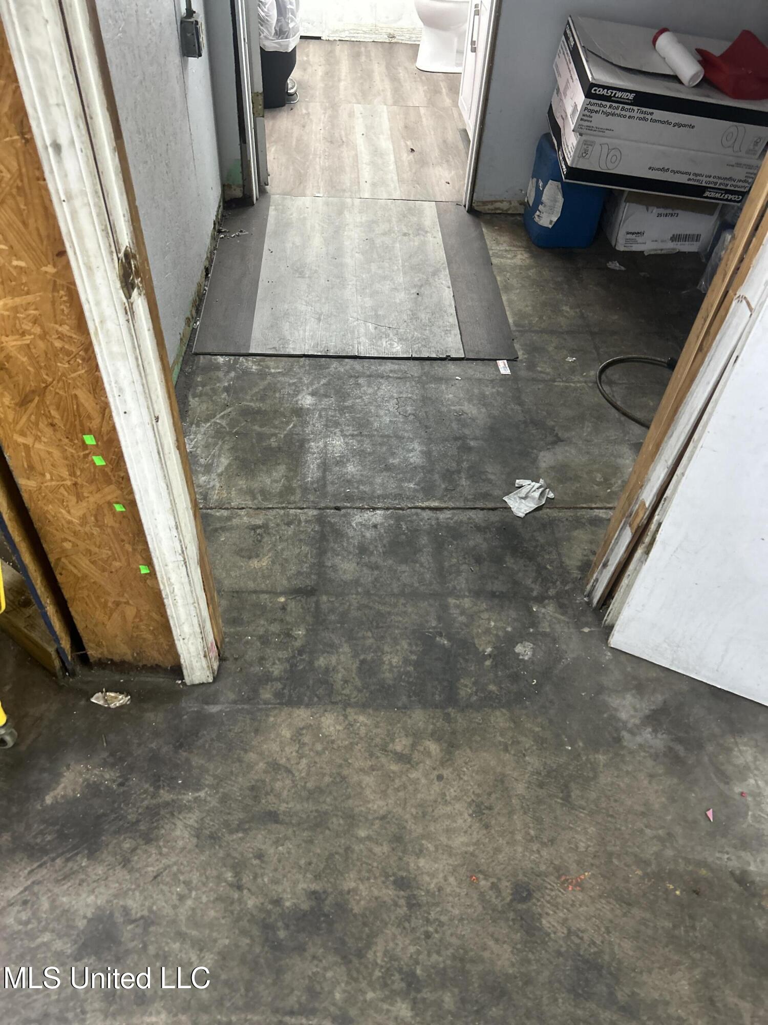 2525 Highway 90 Property Photo 14