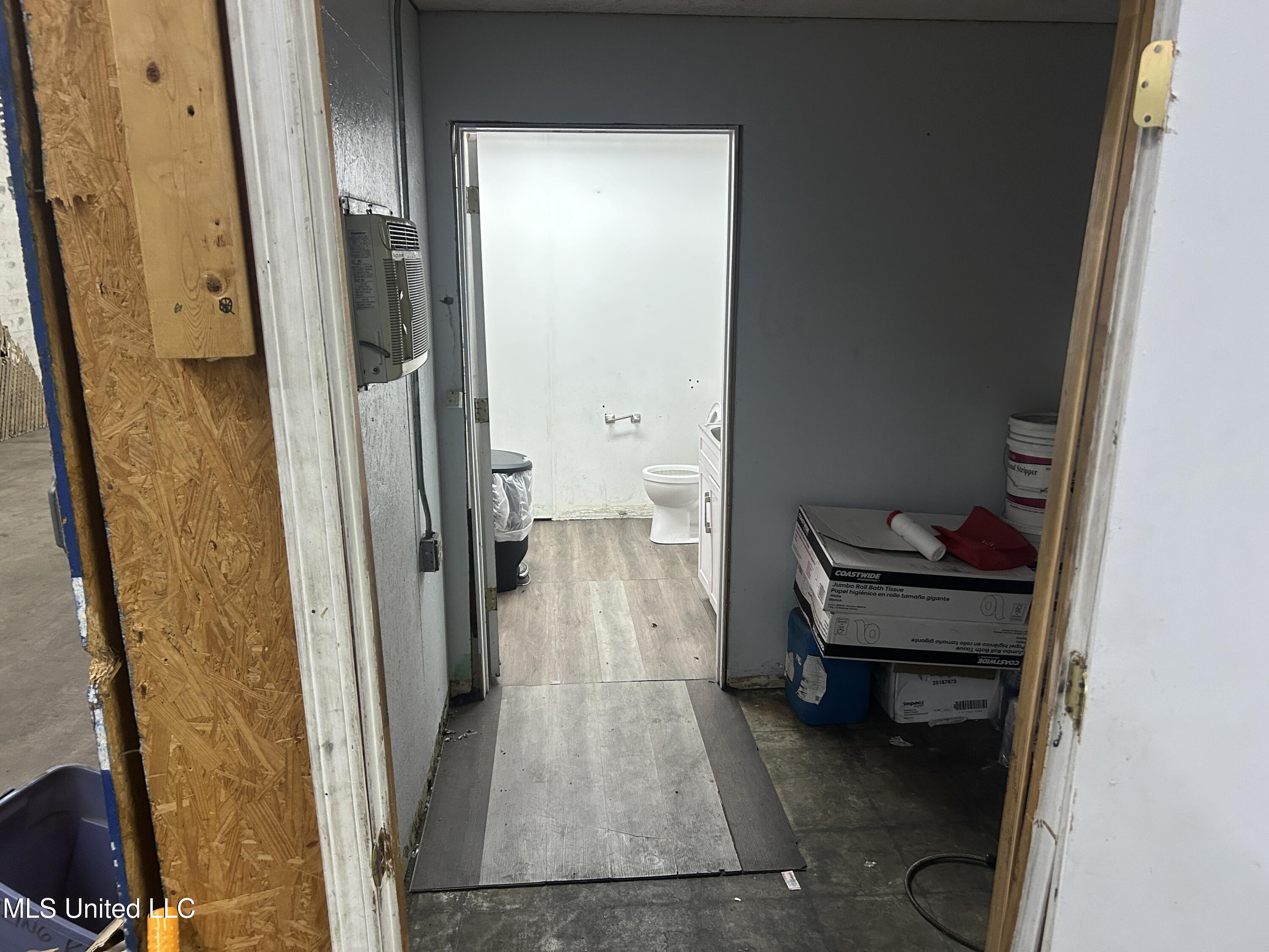 2525 Highway 90 Property Photo 15