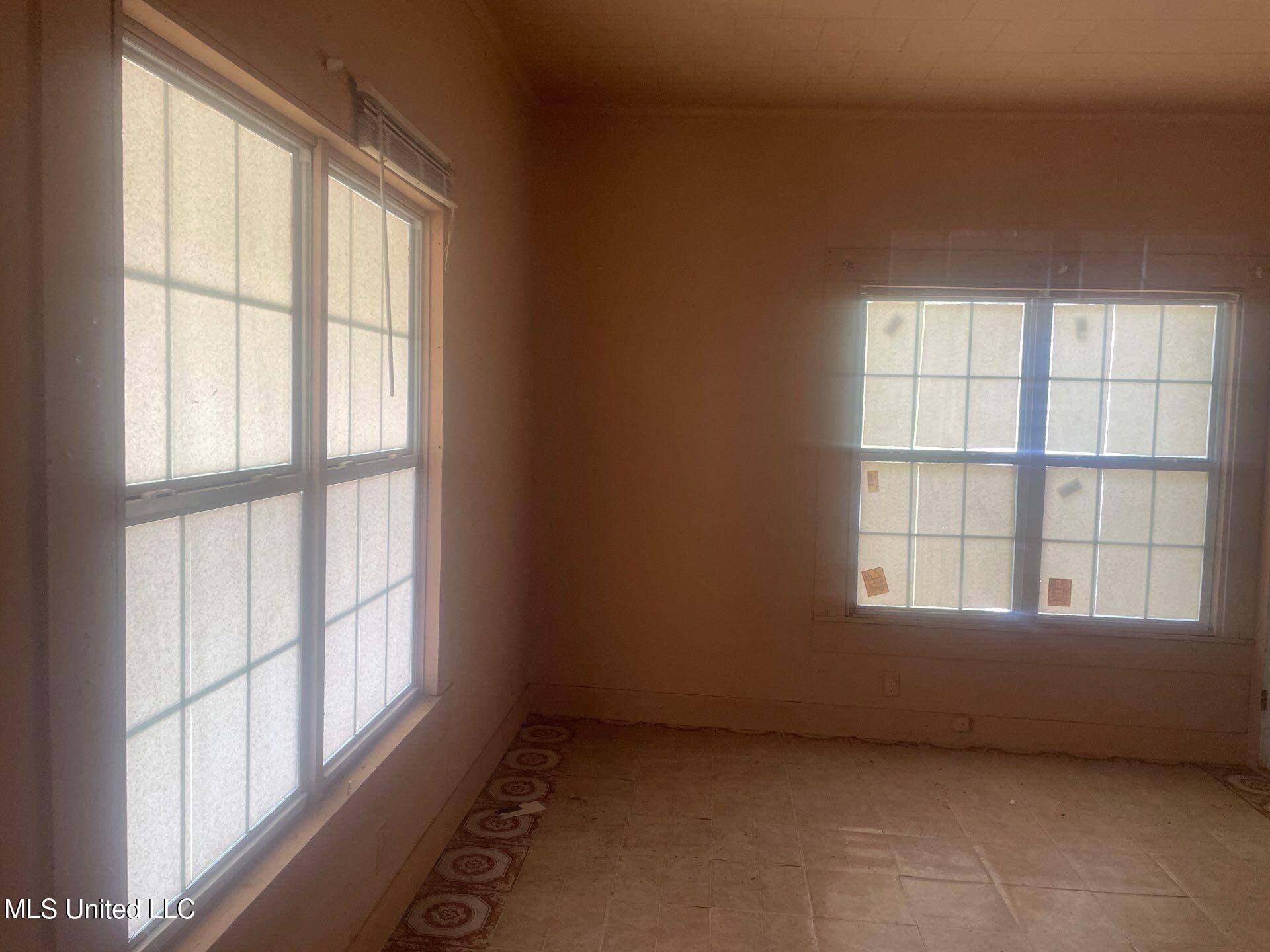 9234 Null Road Property Photo 8