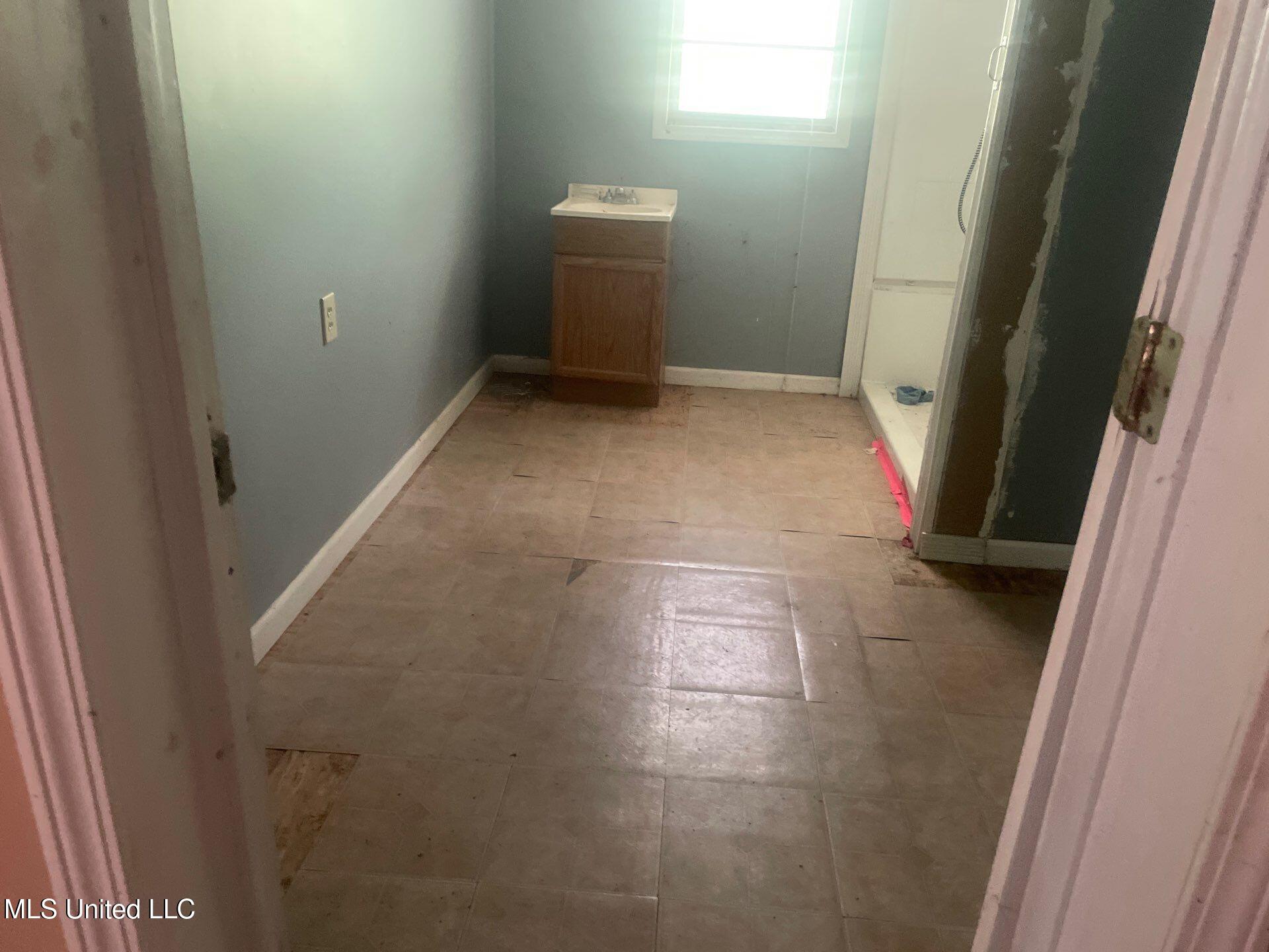 9234 Null Road Property Photo 9