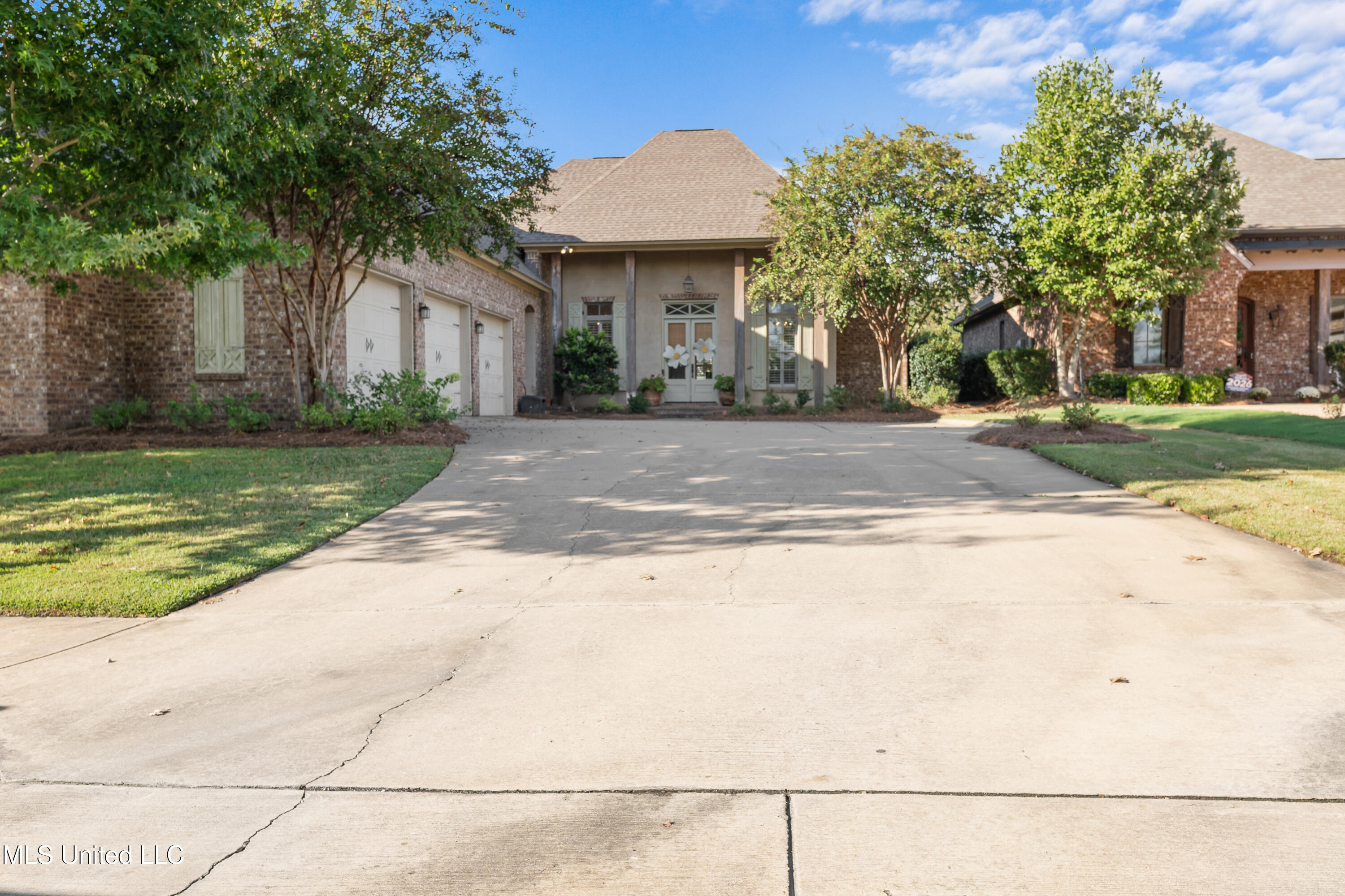 116 Lake Village Drive Property Photo 1