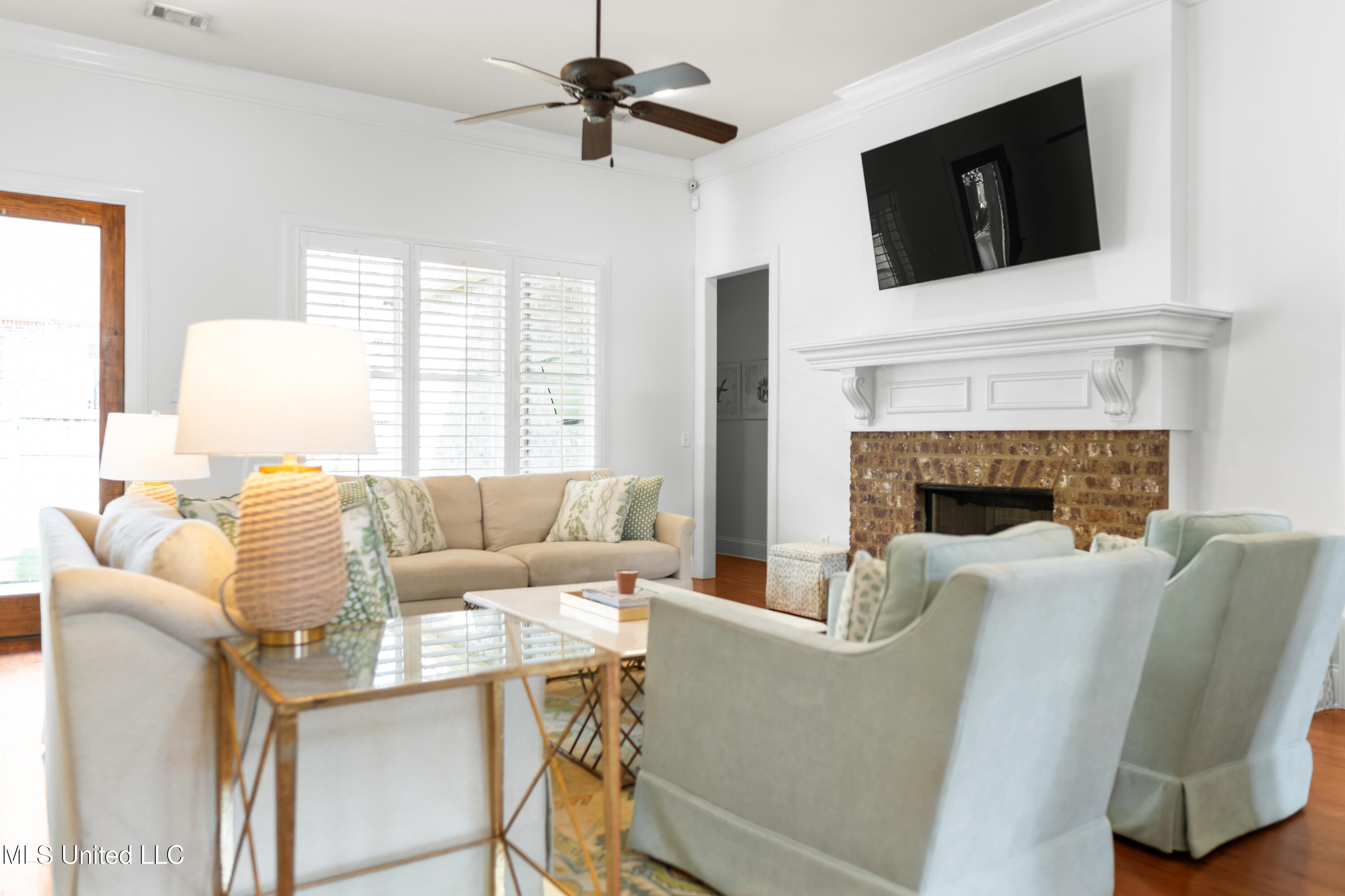 116 Lake Village Drive Property Photo 7