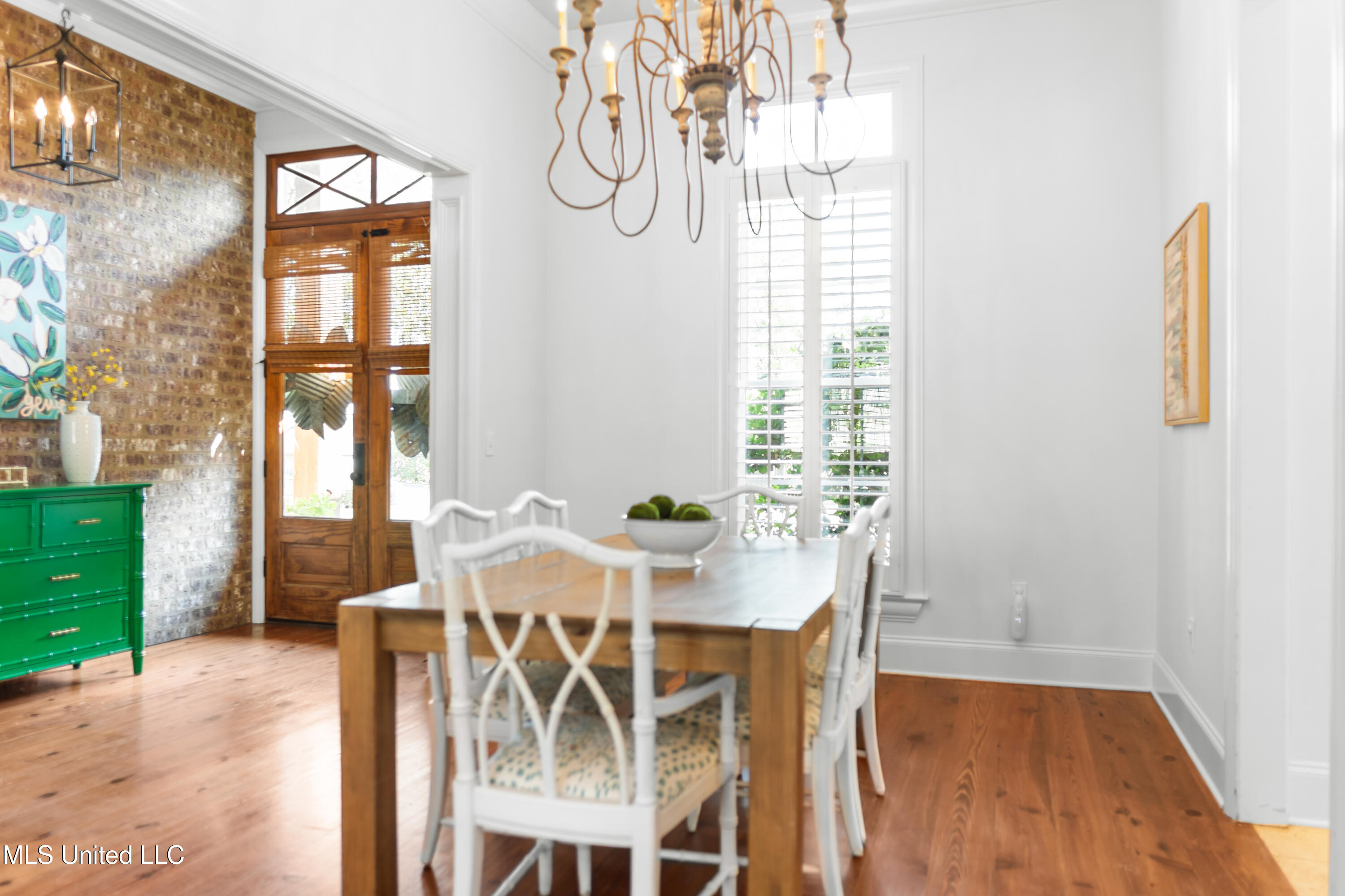 116 Lake Village Drive Property Photo 8