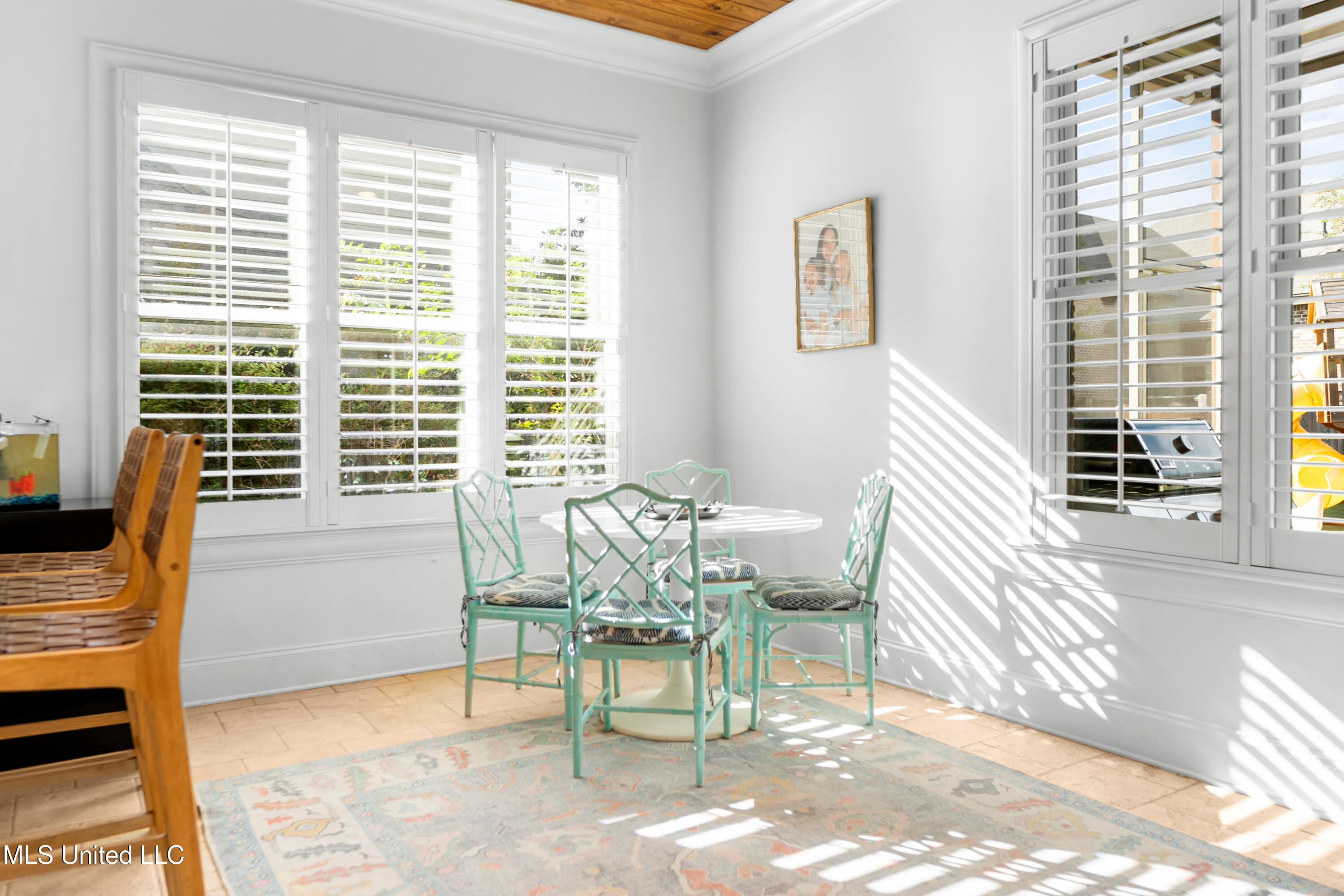 116 Lake Village Drive Property Photo 12