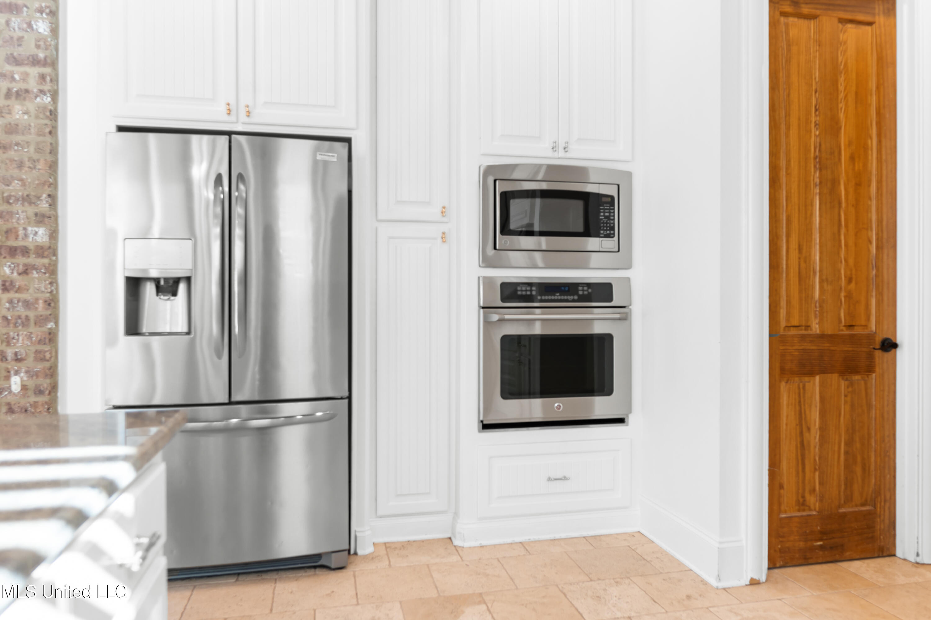 116 Lake Village Drive Property Photo 14