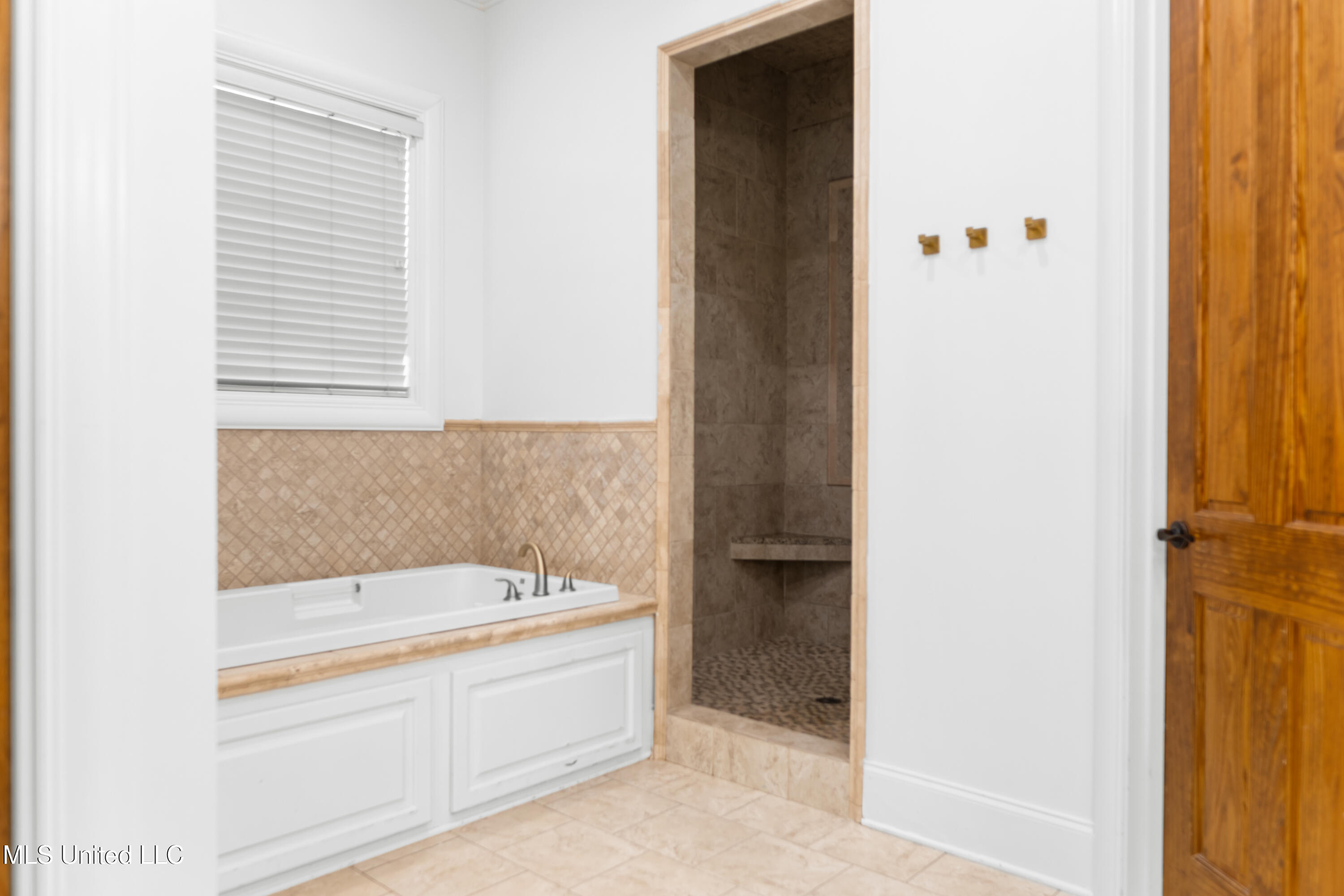 116 Lake Village Drive Property Photo 21