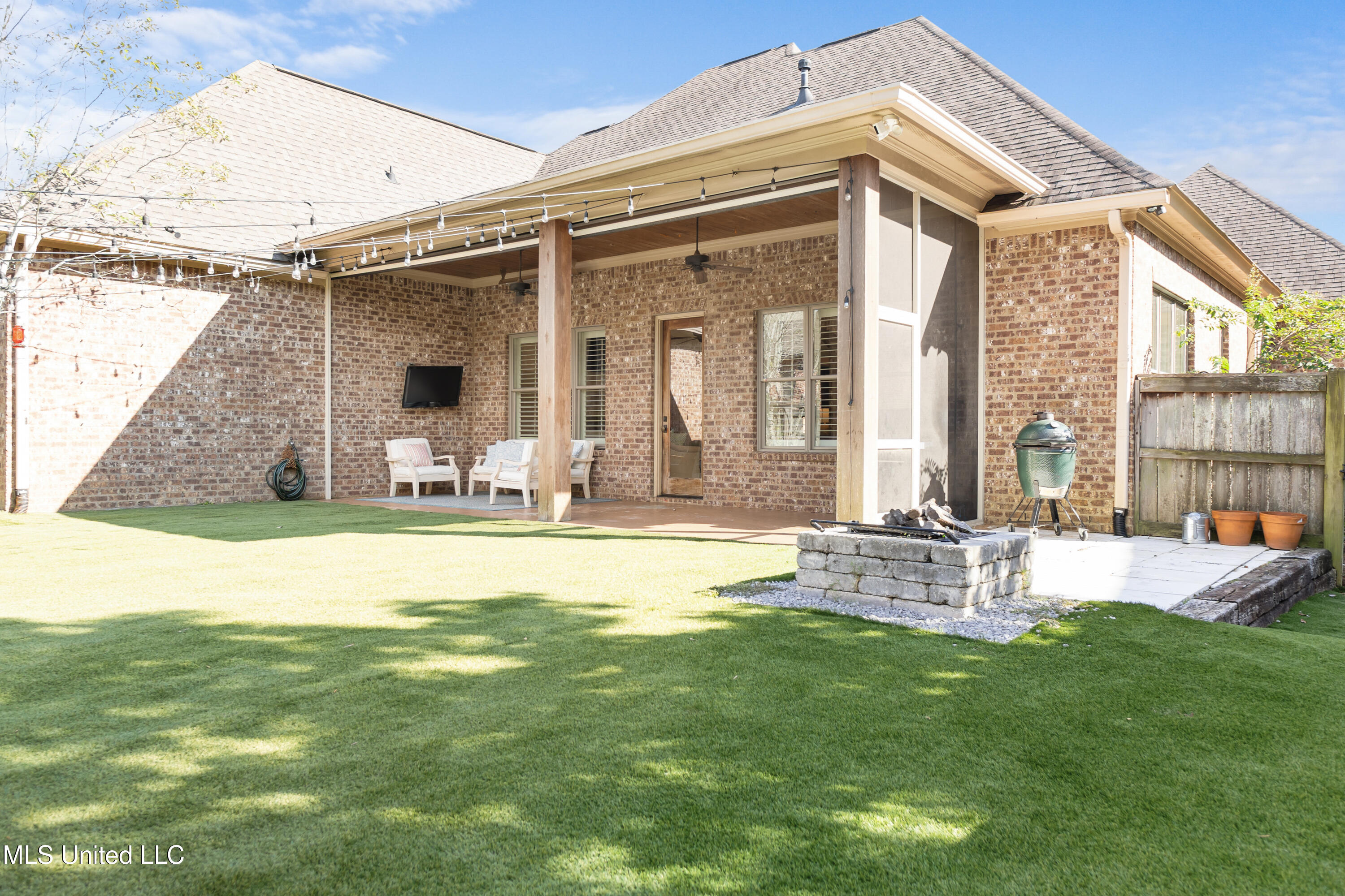 116 Lake Village Drive Property Photo 29