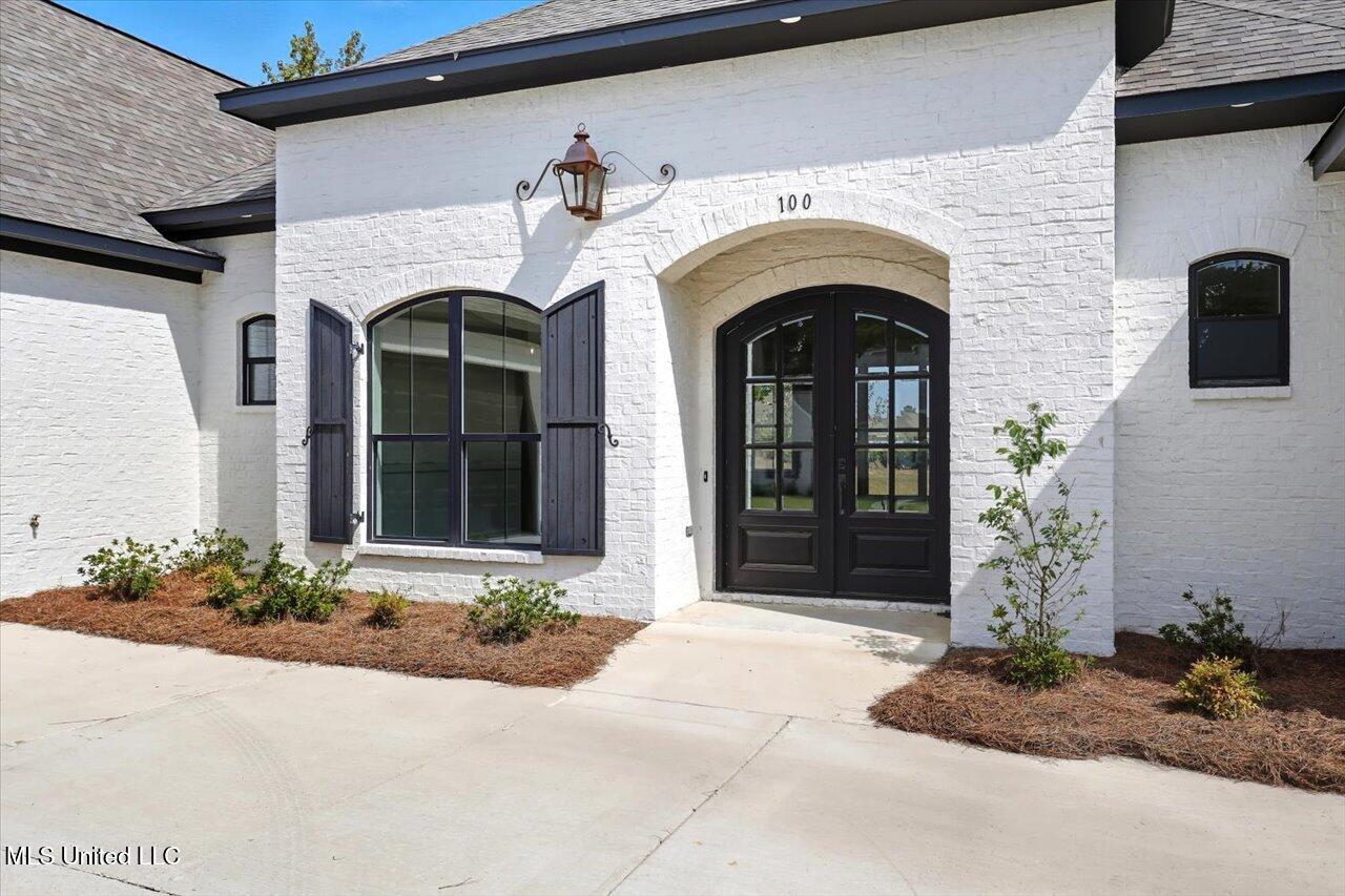 100 Grayson Way Property Photo 4