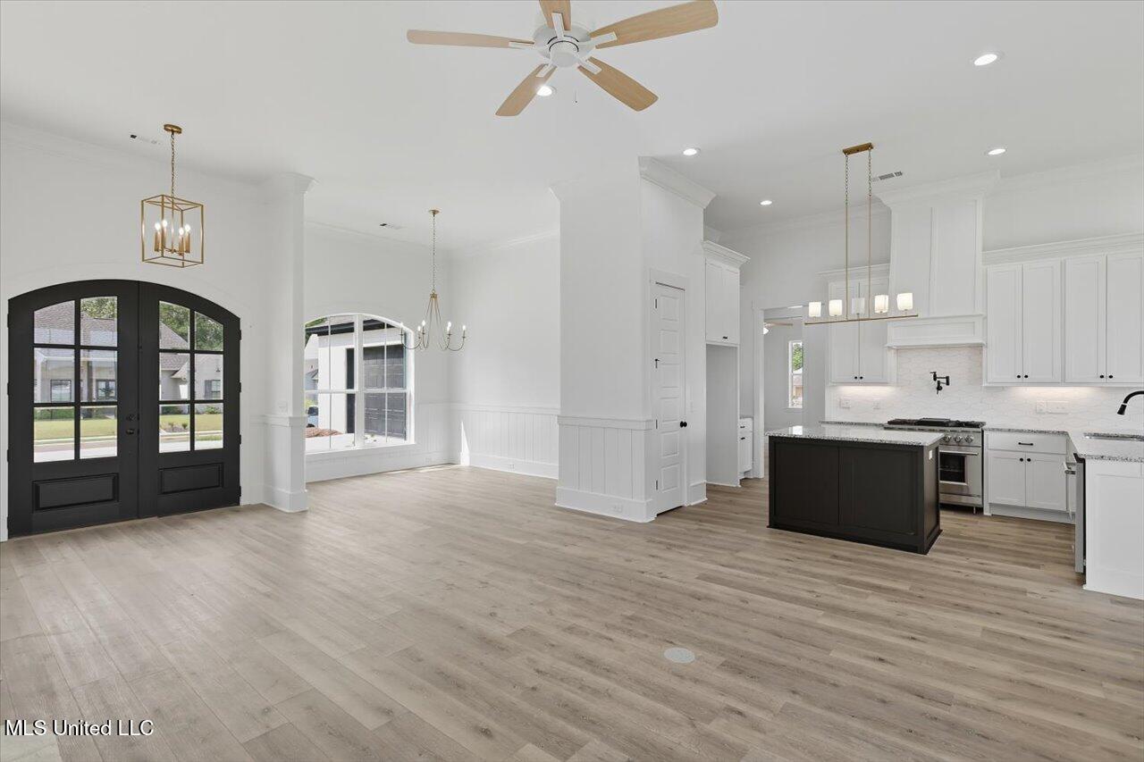 100 Grayson Way Property Photo 8